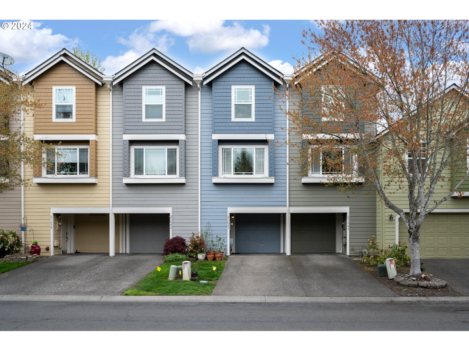 21865 NE HEARTWOOD CIR