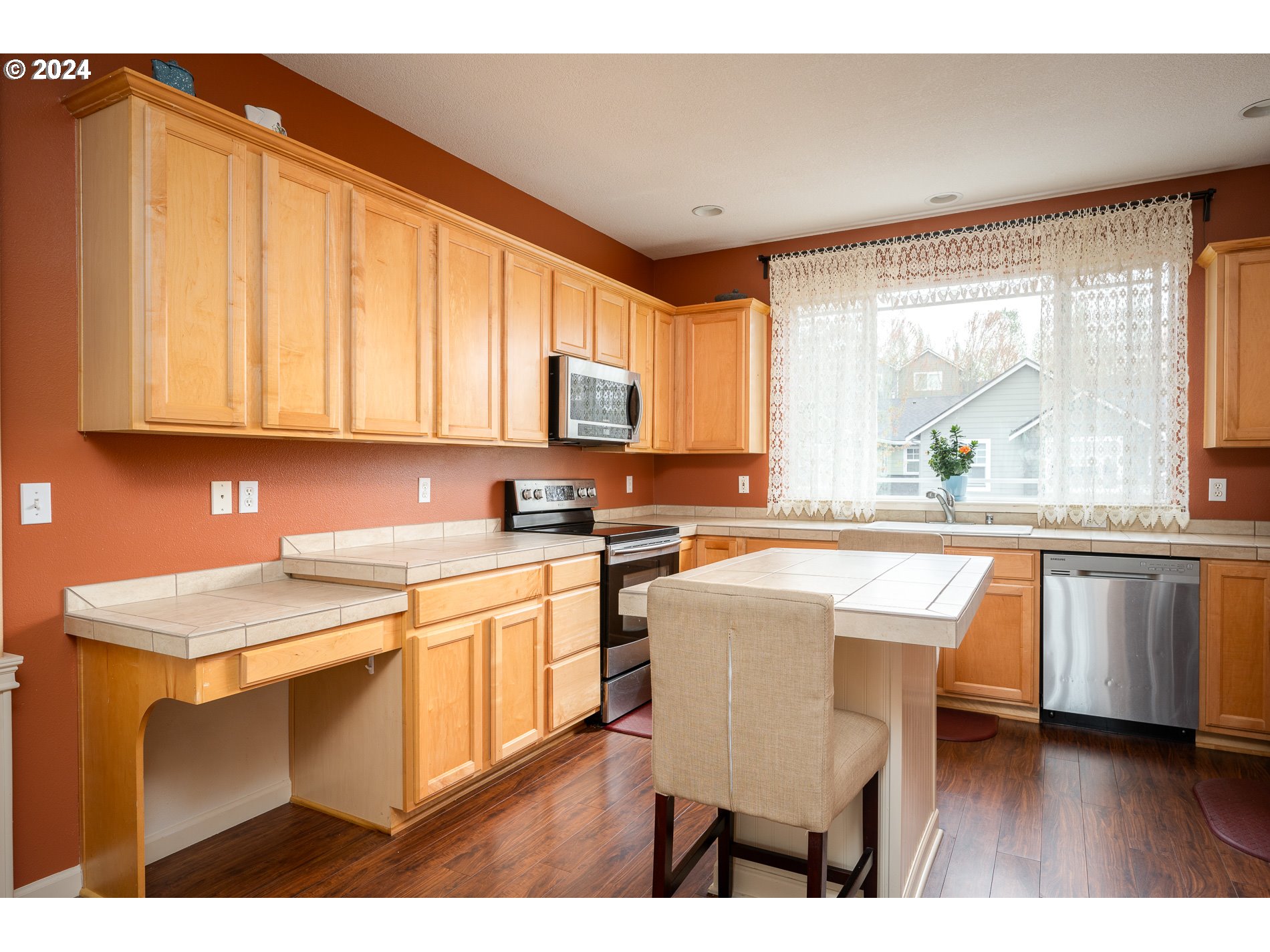 21865 NE HEARTWOOD CIR