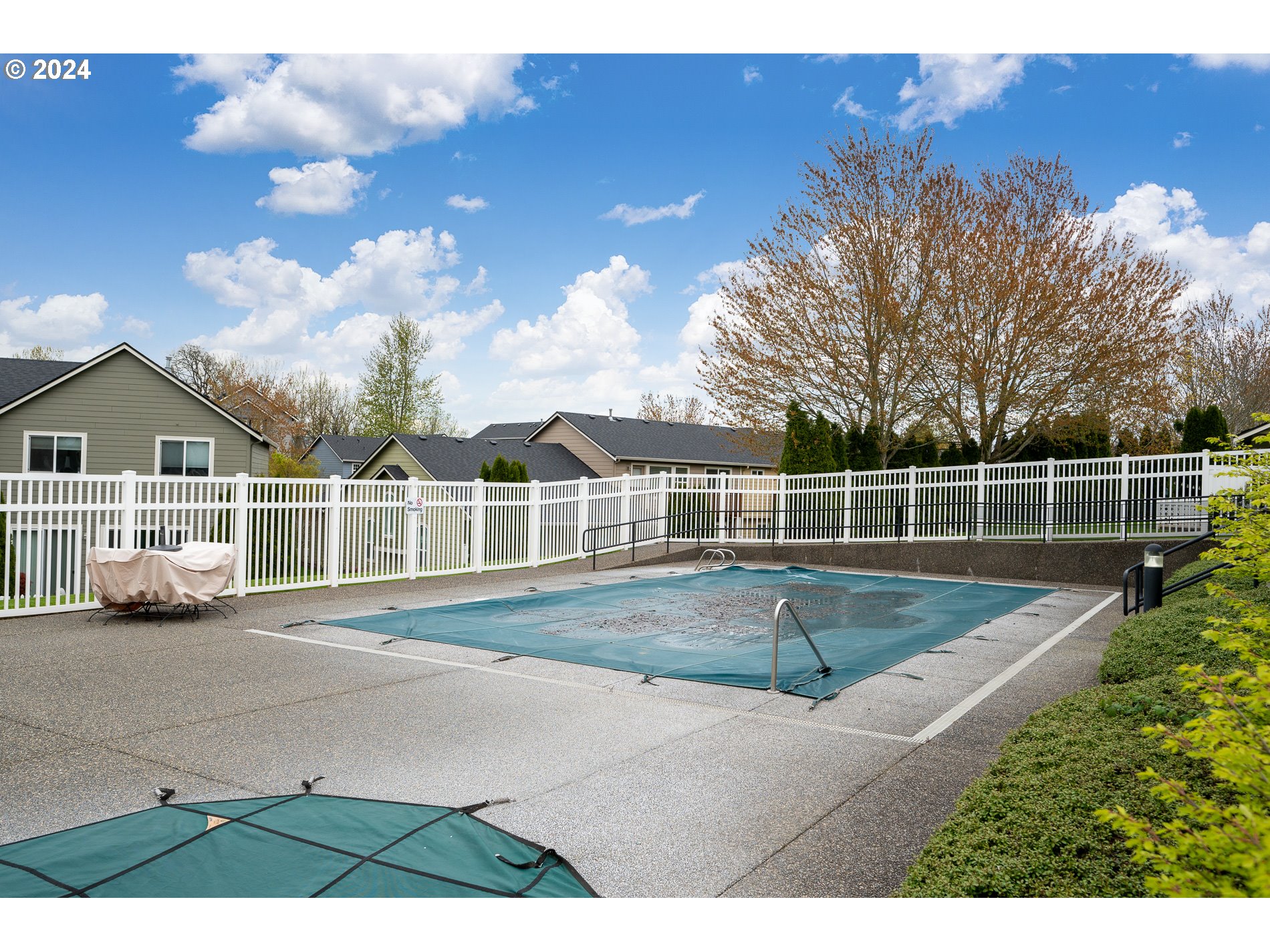 21865 NE HEARTWOOD CIR