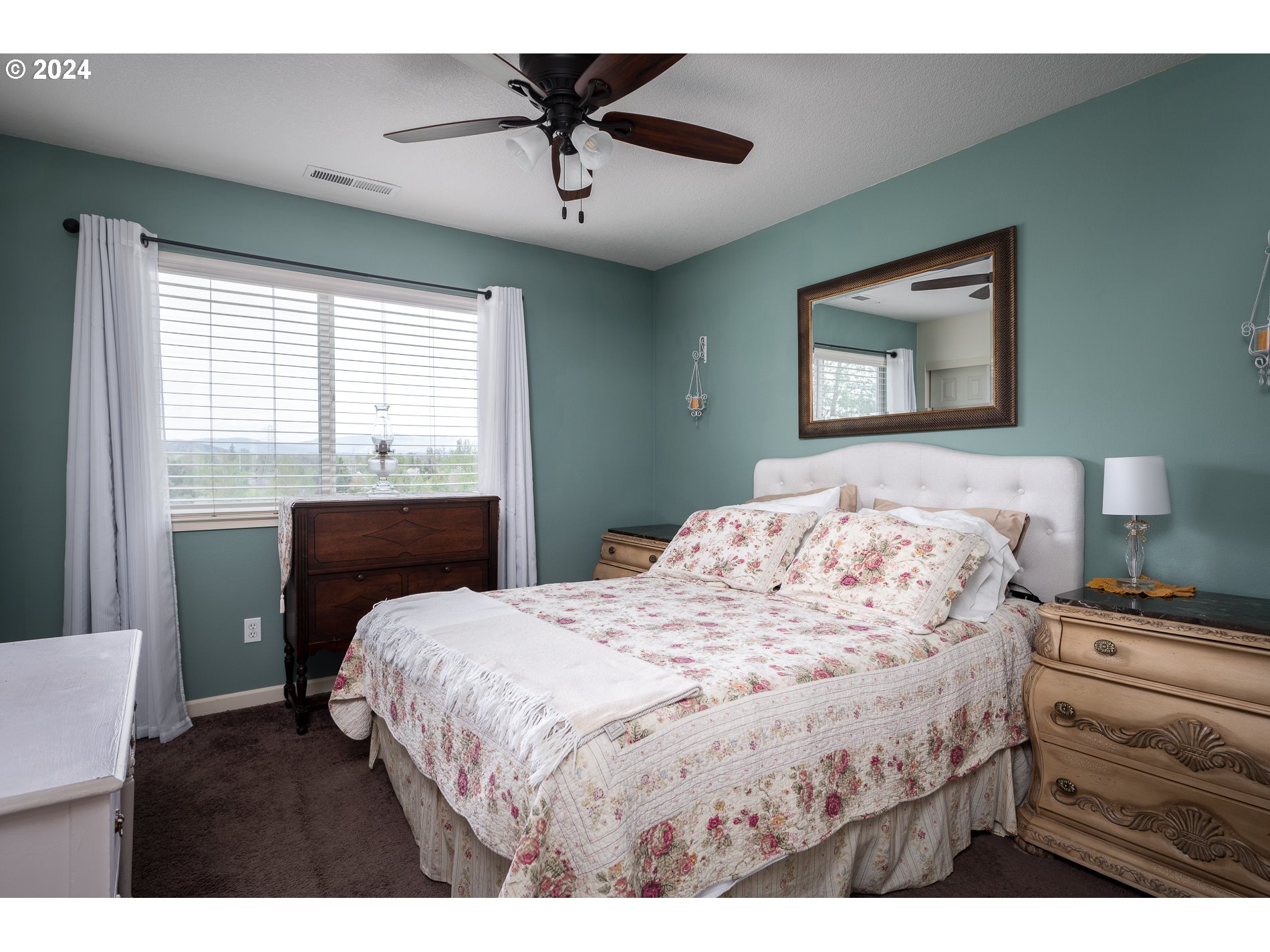 21865 NE HEARTWOOD CIR