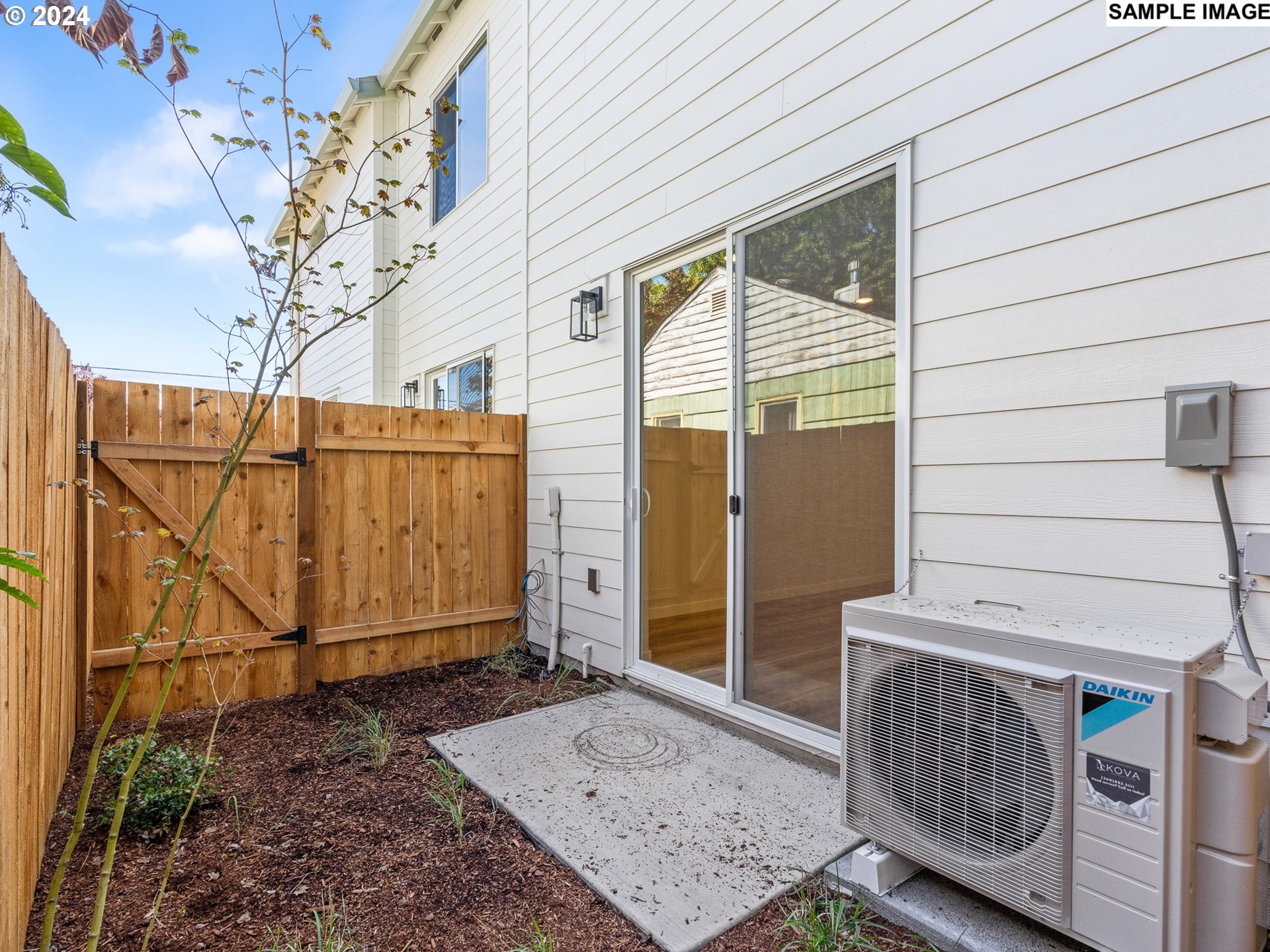 7467 N New York AVE 5, Portland Unit: 5