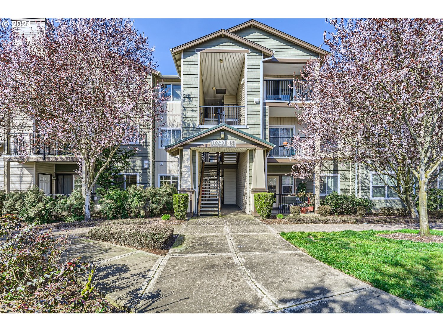 10740 NE HOLLY ST 108