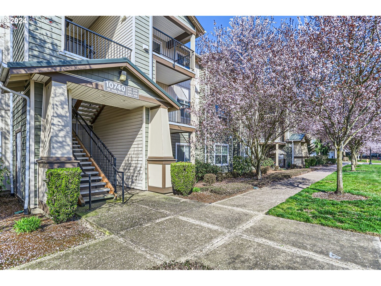 10740 NE HOLLY ST 108