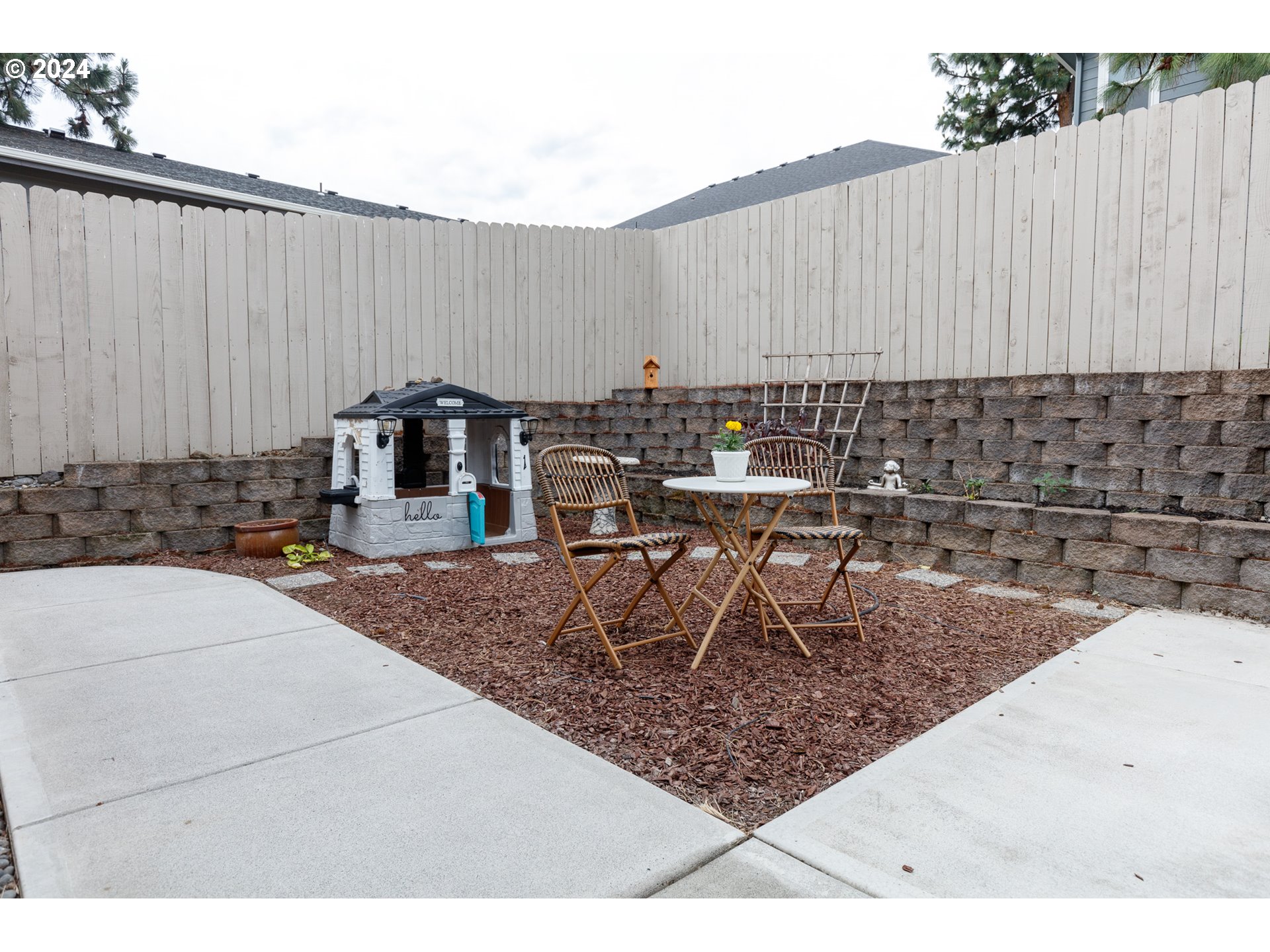 2410 W 14TH ST
