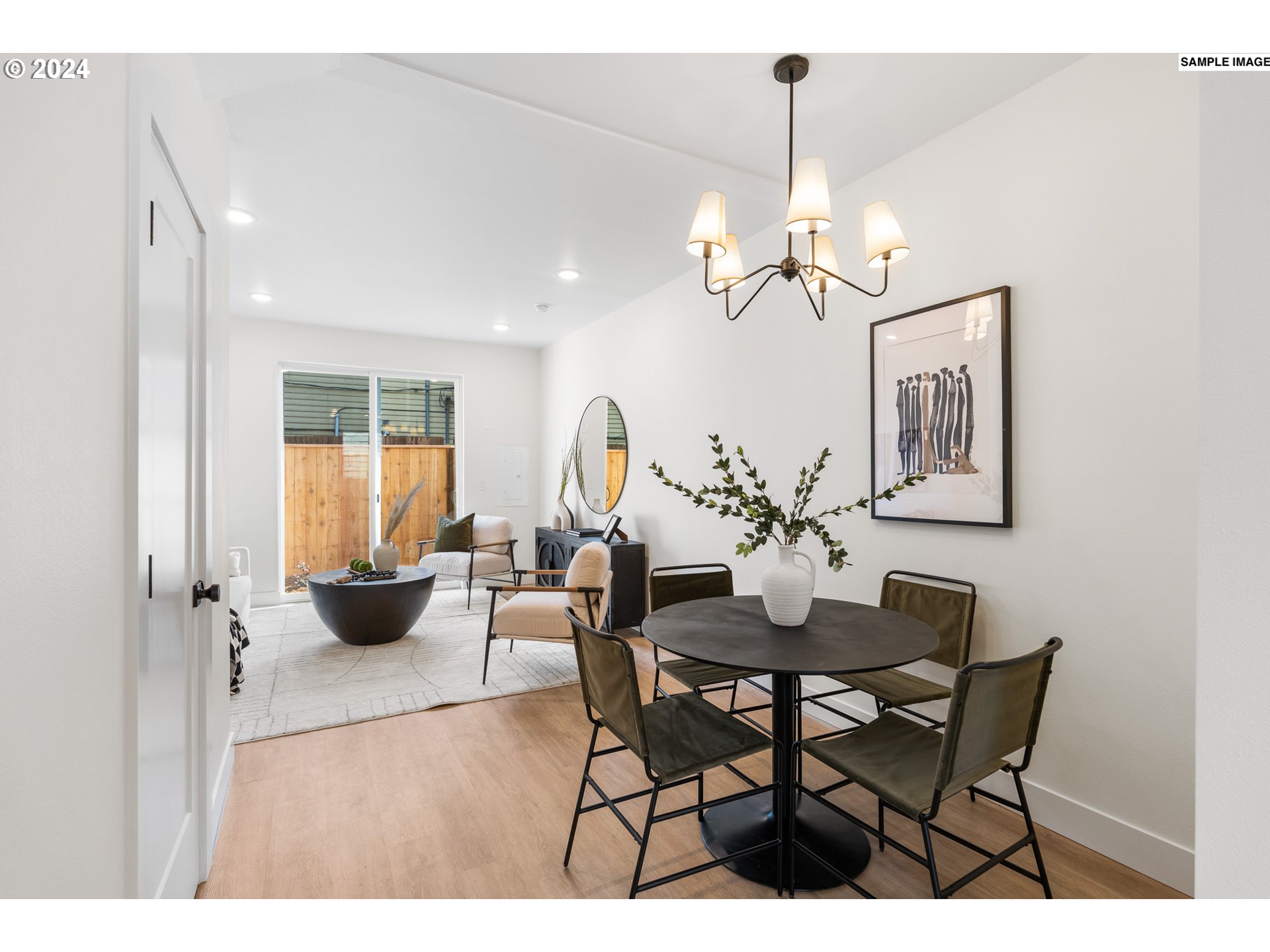 6643 N Fessenden ST 8