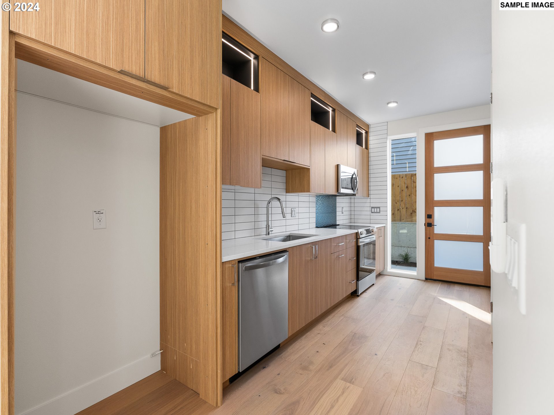 1792 SE Spokane ST 4