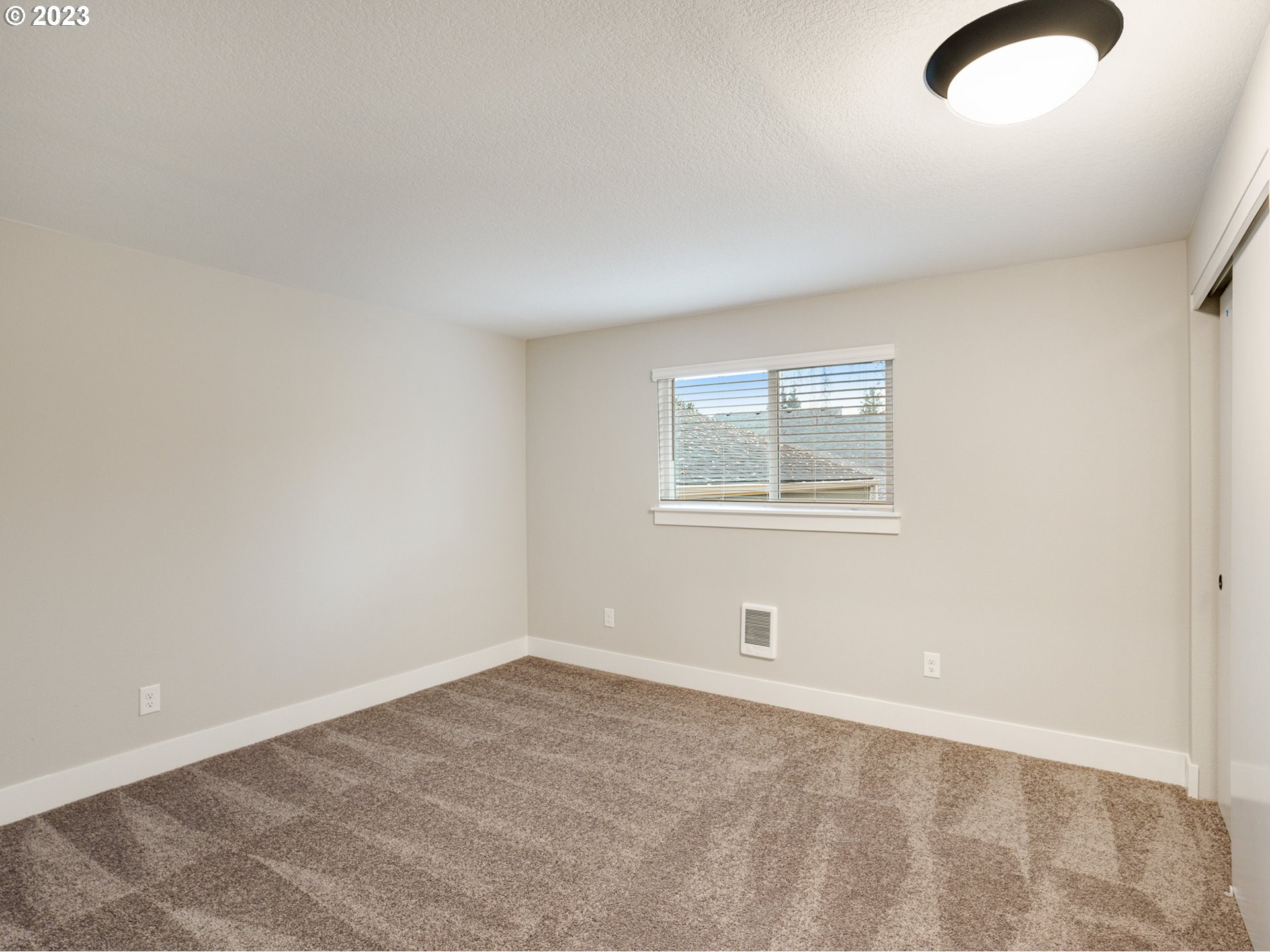 1456 Village Park PL