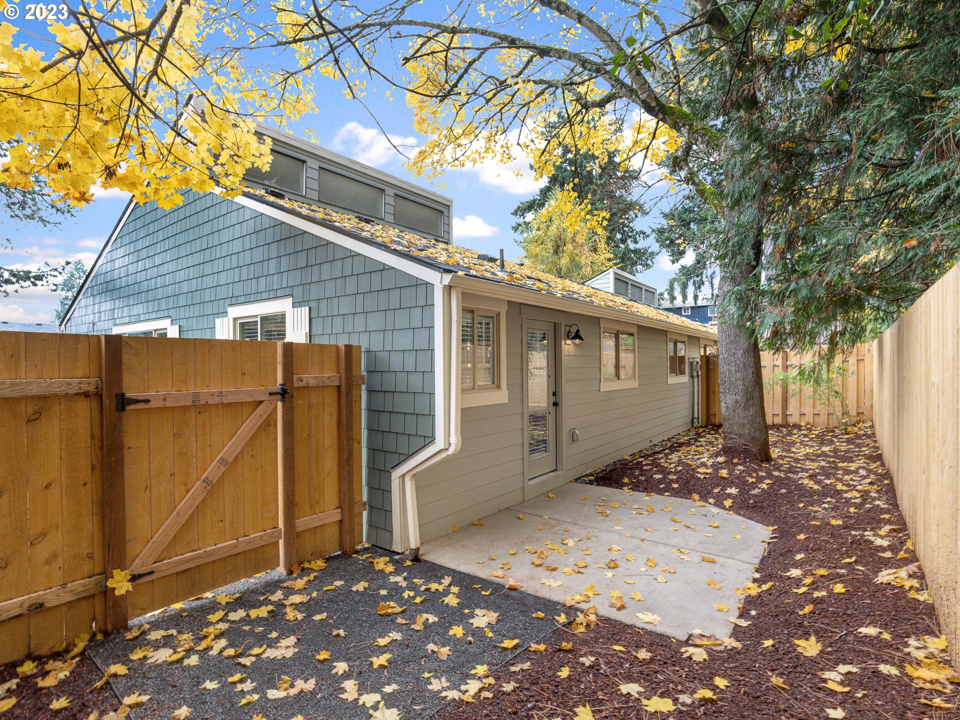 1456 Village Park PL