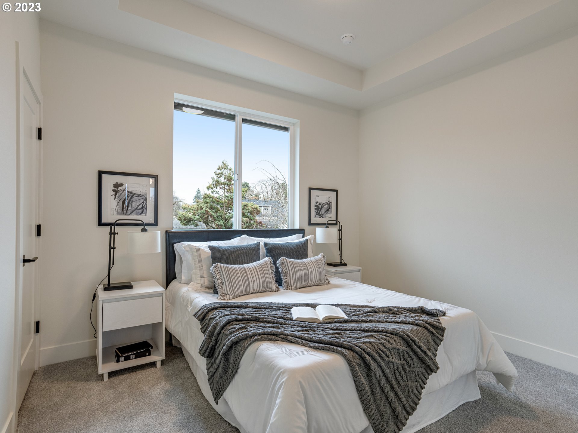 6415 N Greeley AVE 3