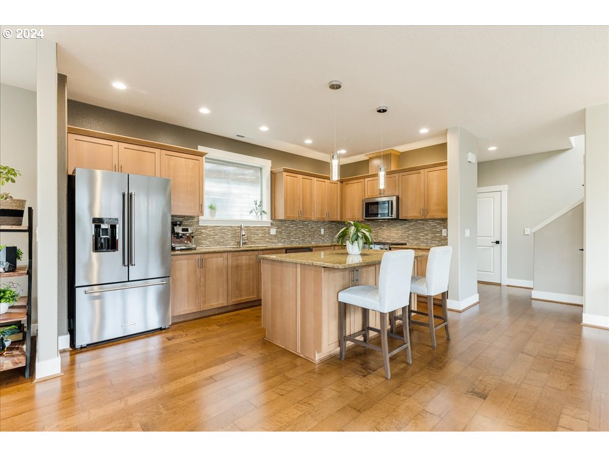 28932 SW SAN REMO AVE