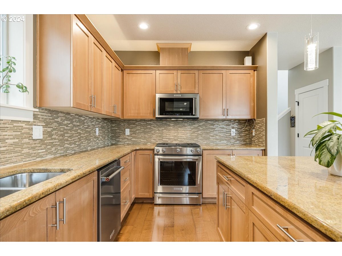 28932 SW SAN REMO AVE