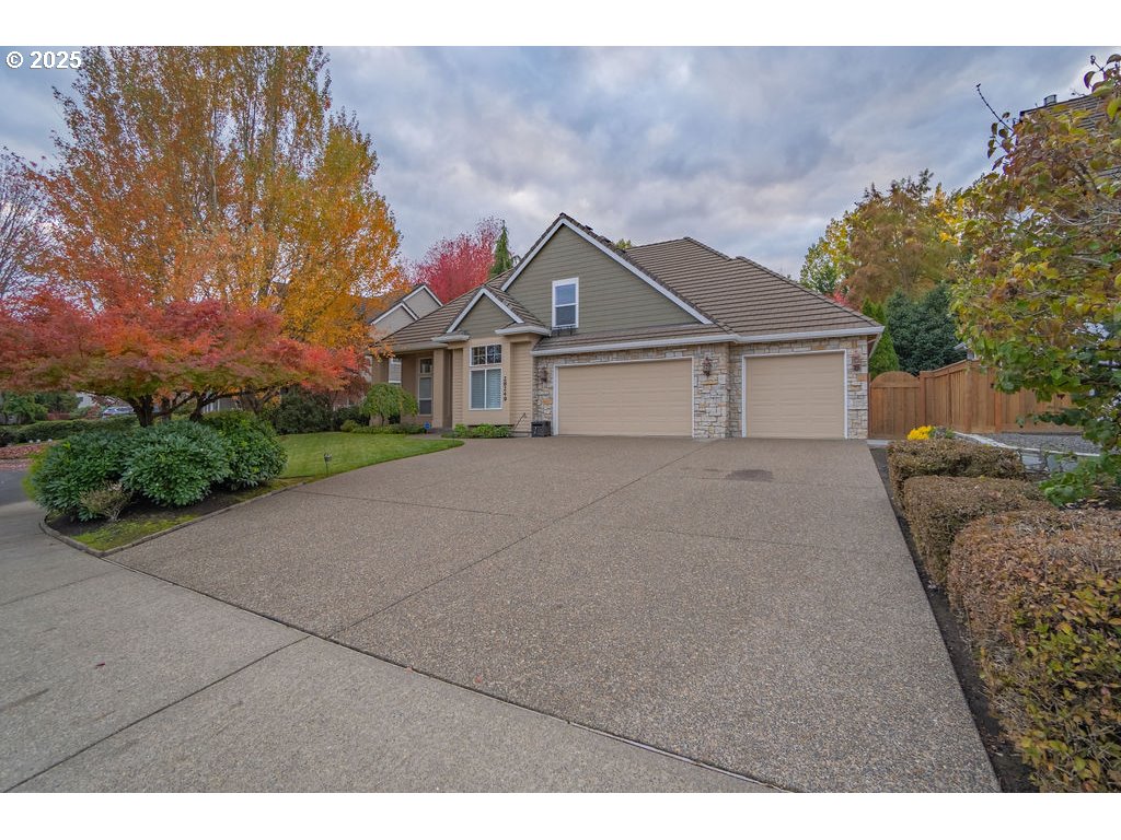 28249 SW WILLOW CREEK DR