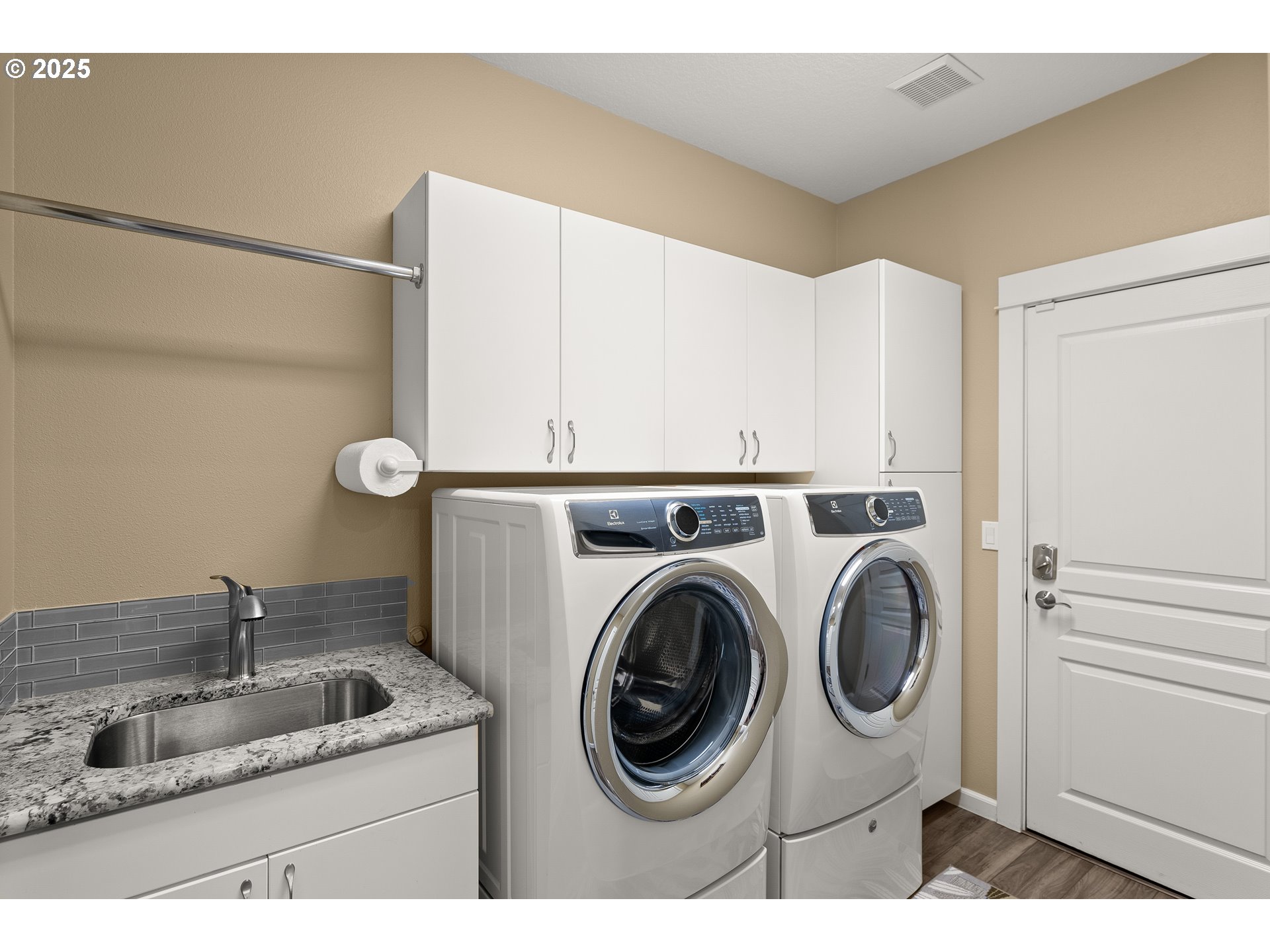 28249 SW WILLOW CREEK DR