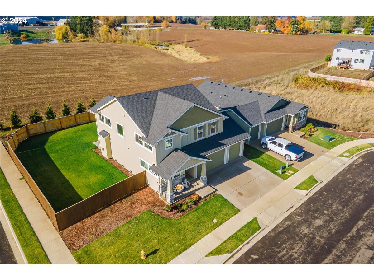 300 WALNUT ST, Mt. Angel