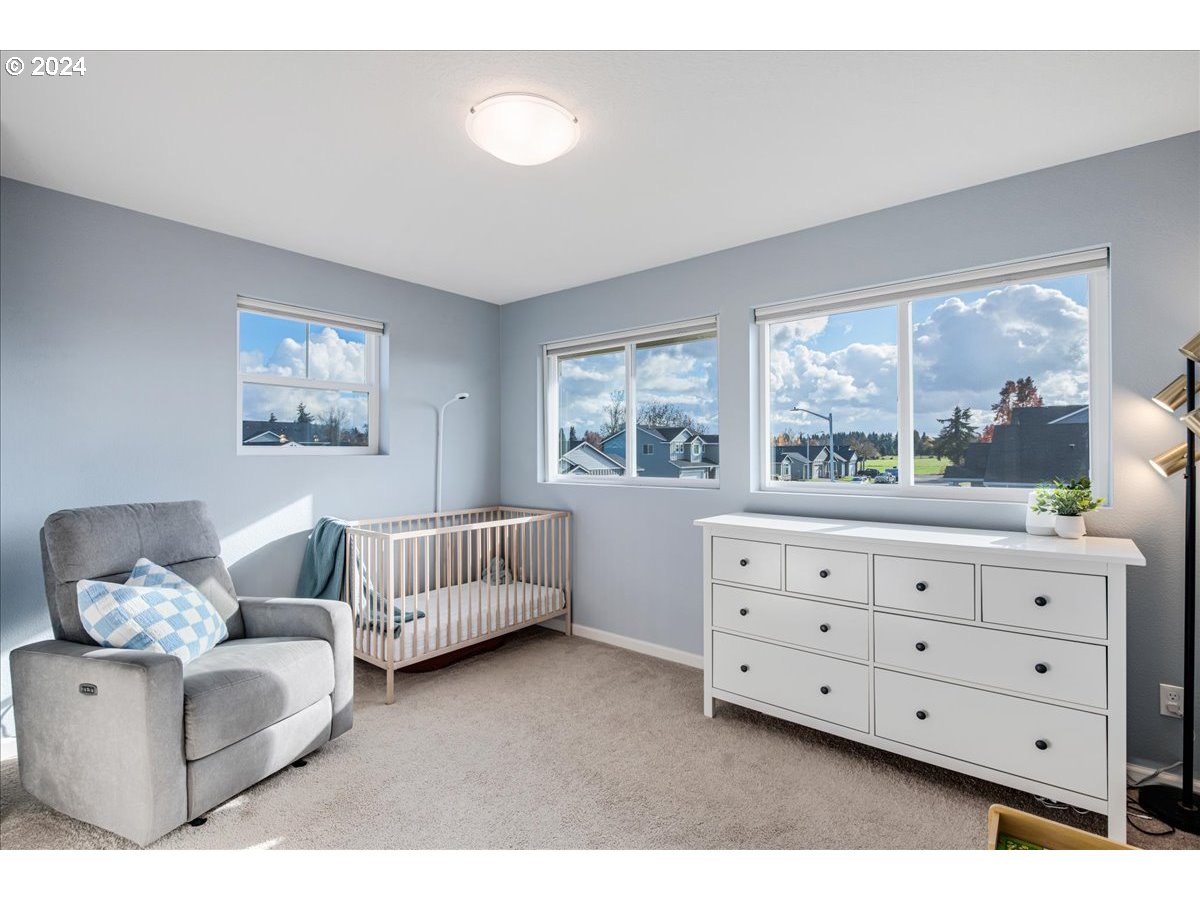 300 WALNUT ST, Mt. Angel