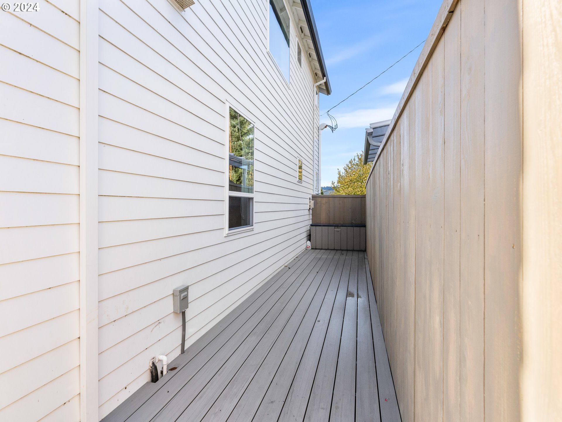 6976 N CHARLESTON AVE