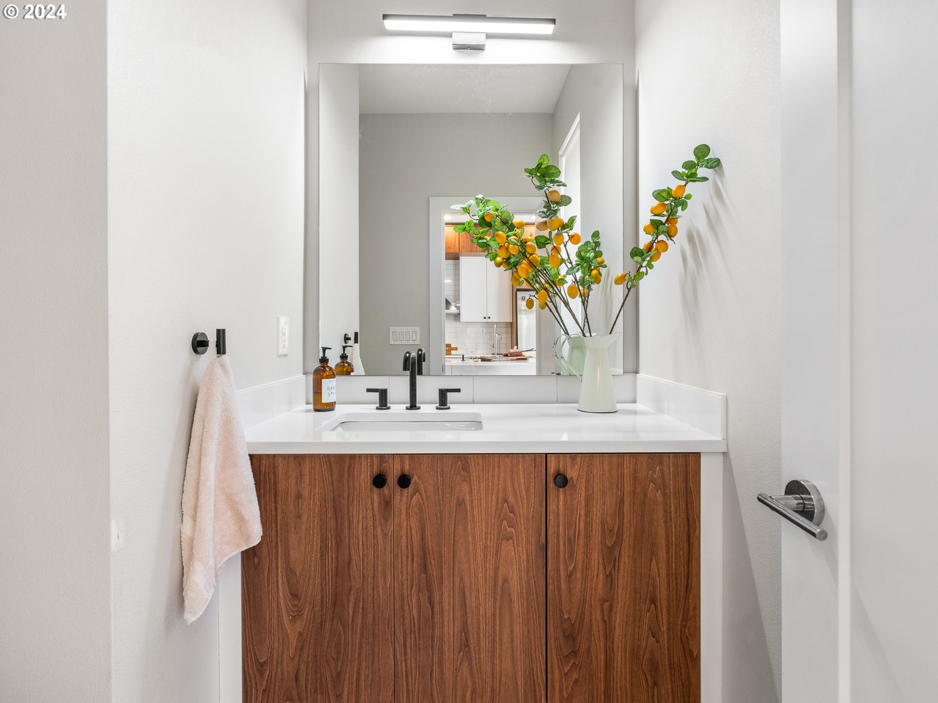 6976 N CHARLESTON AVE