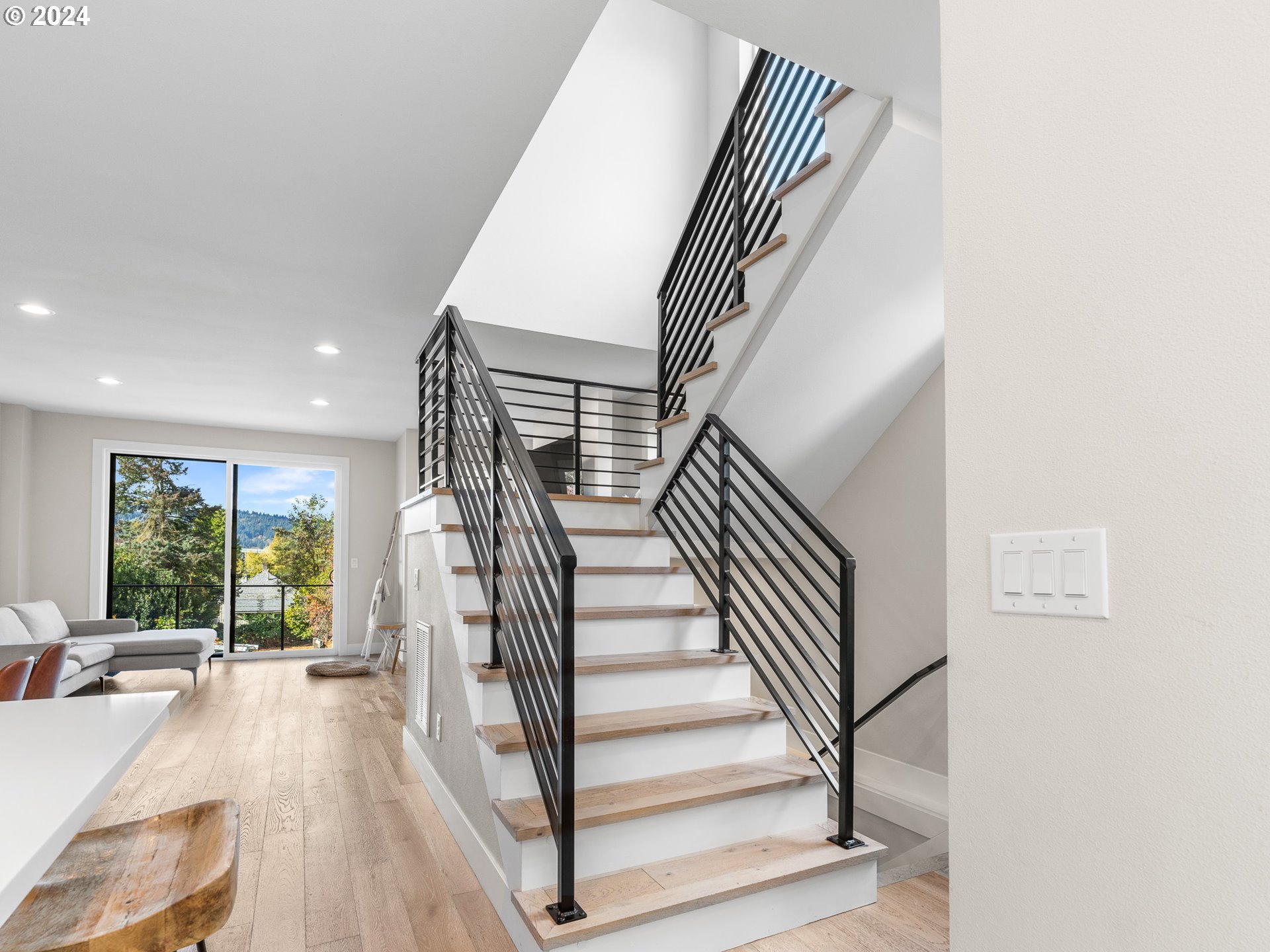 6976 N CHARLESTON AVE