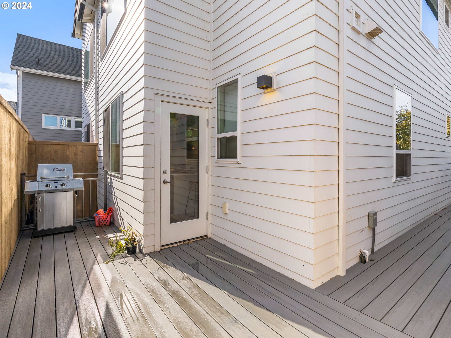 6976 N CHARLESTON AVE