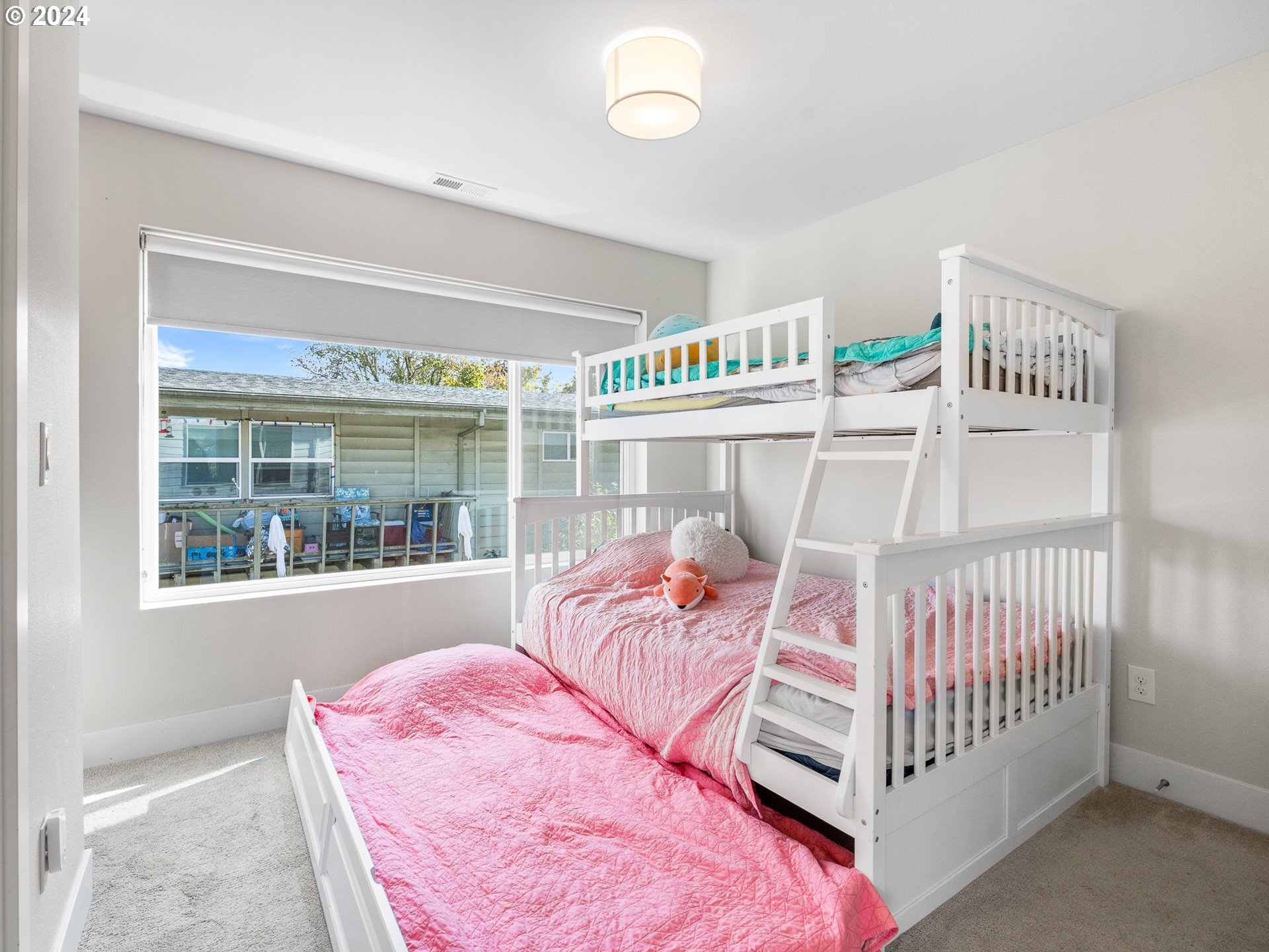 6976 N CHARLESTON AVE