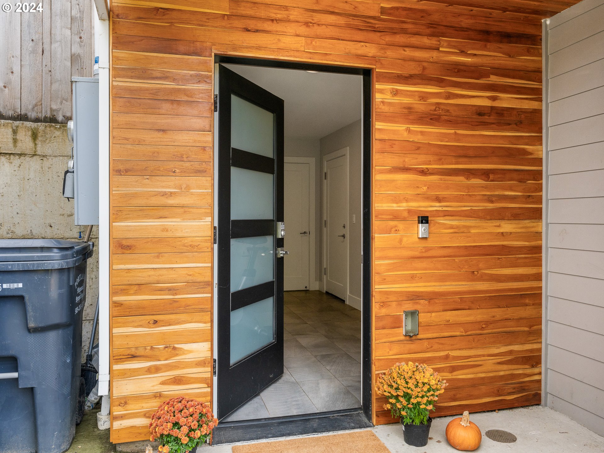 6976 N CHARLESTON AVE