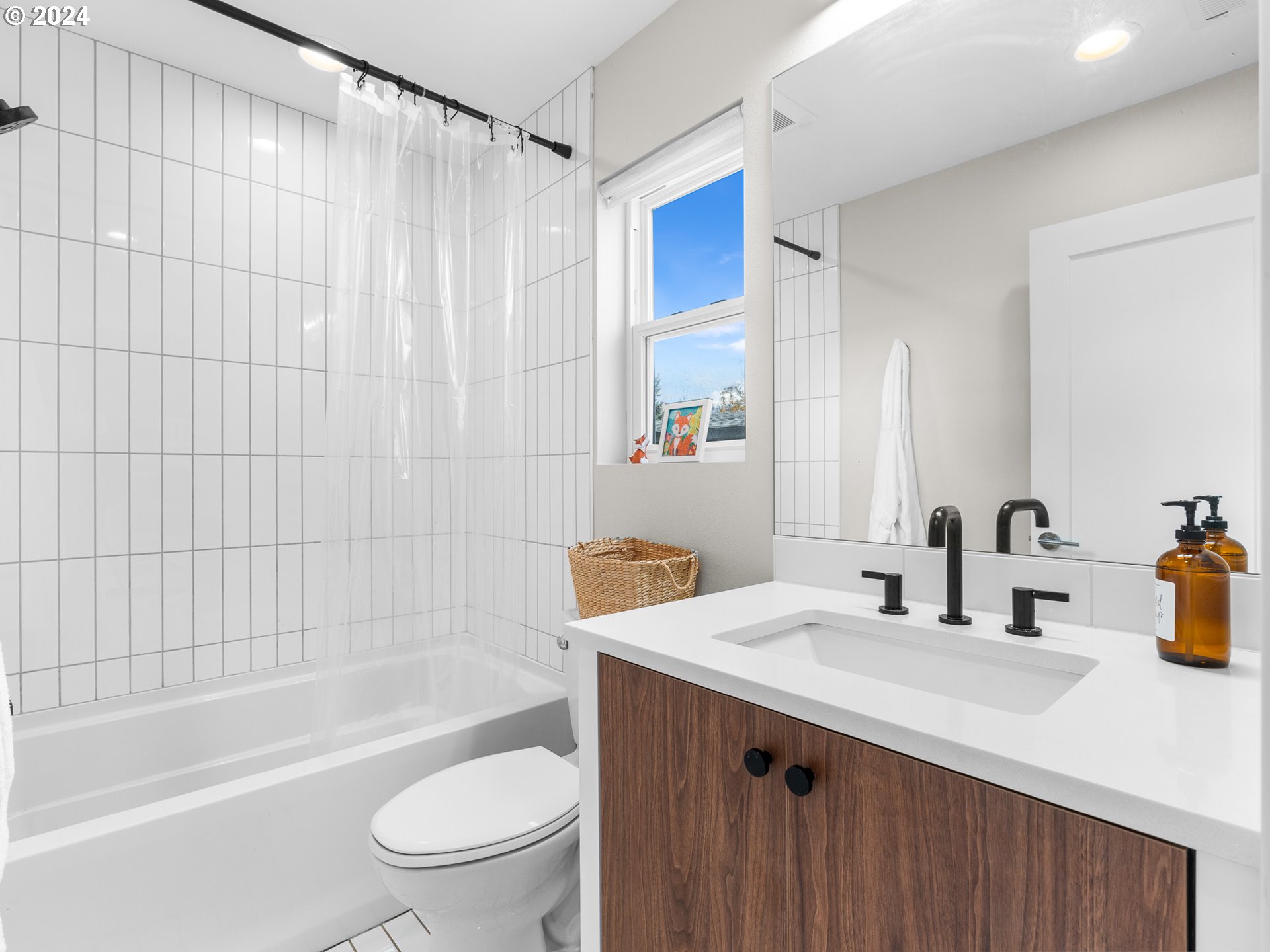 6976 N CHARLESTON AVE