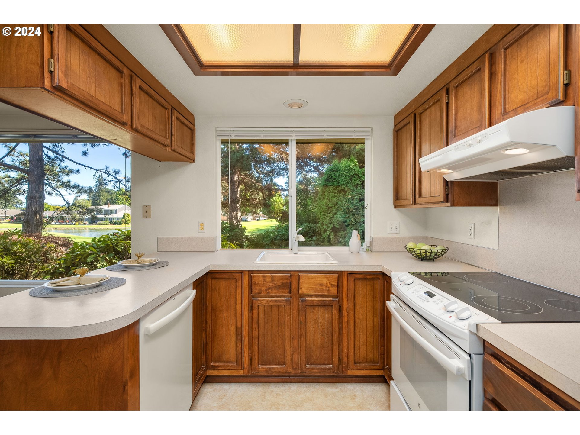 9780 SW LAKESIDE DR
