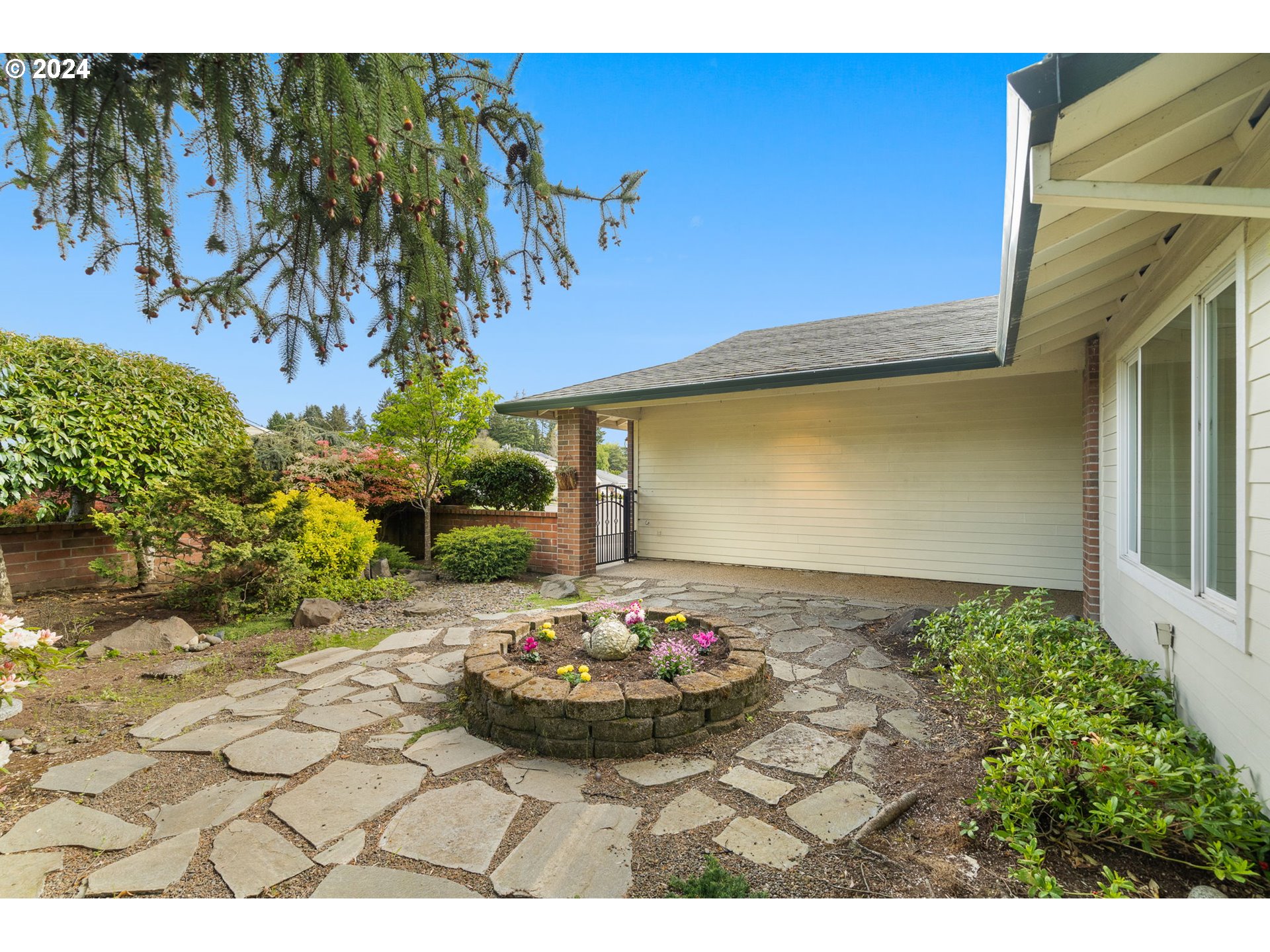 9780 SW LAKESIDE DR