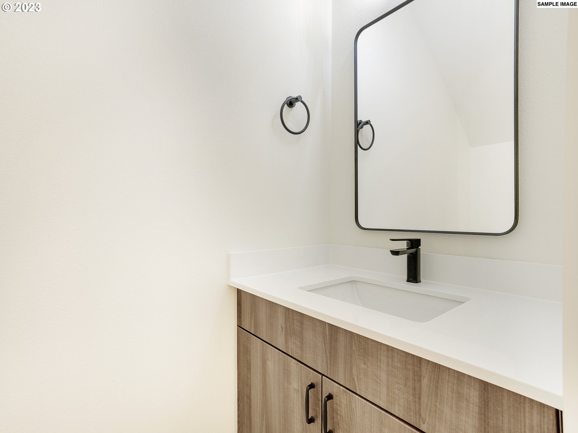 7553 N Gilbert AVE 3