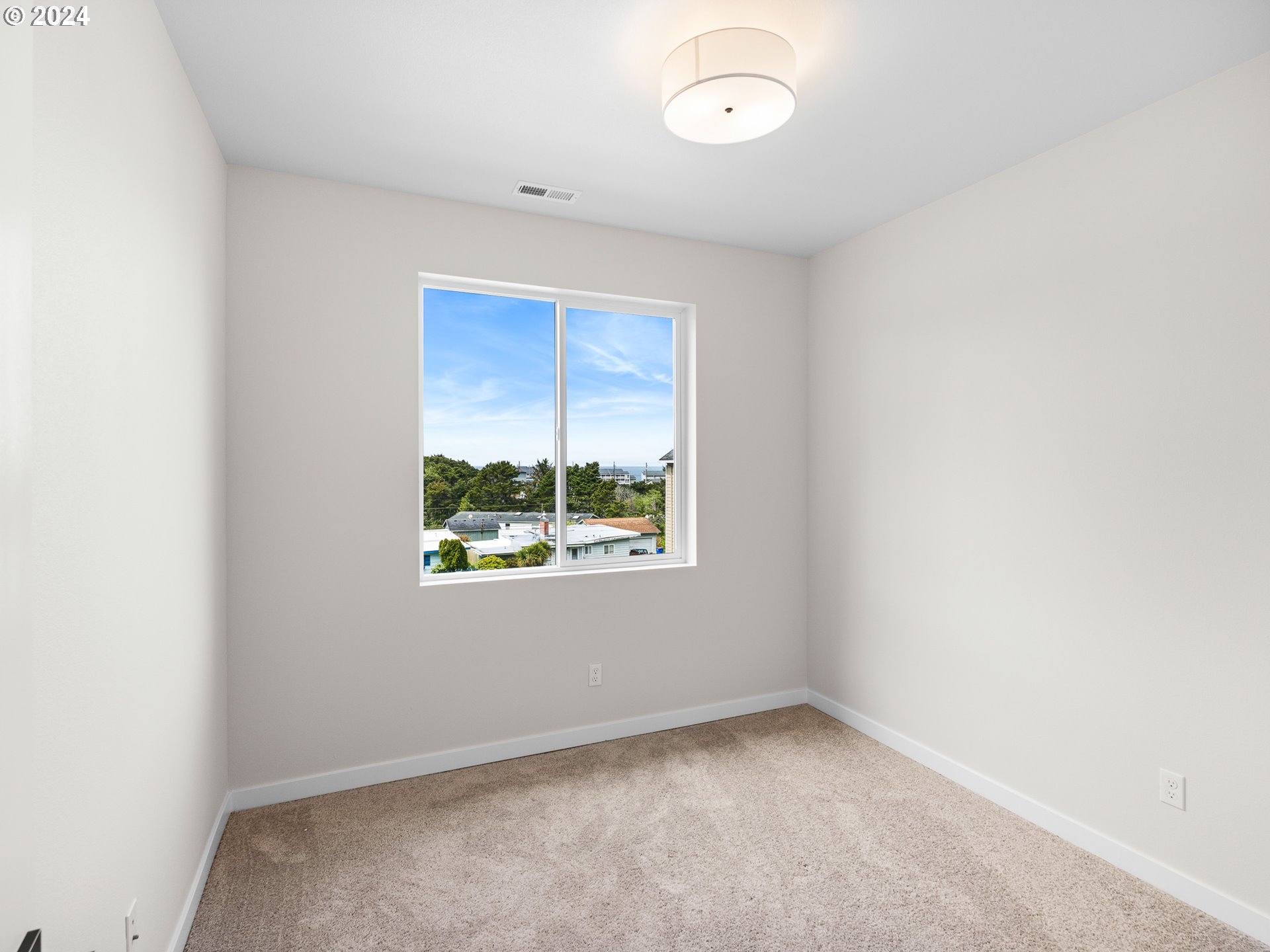 331 SE JETTY AVE, Lincoln City