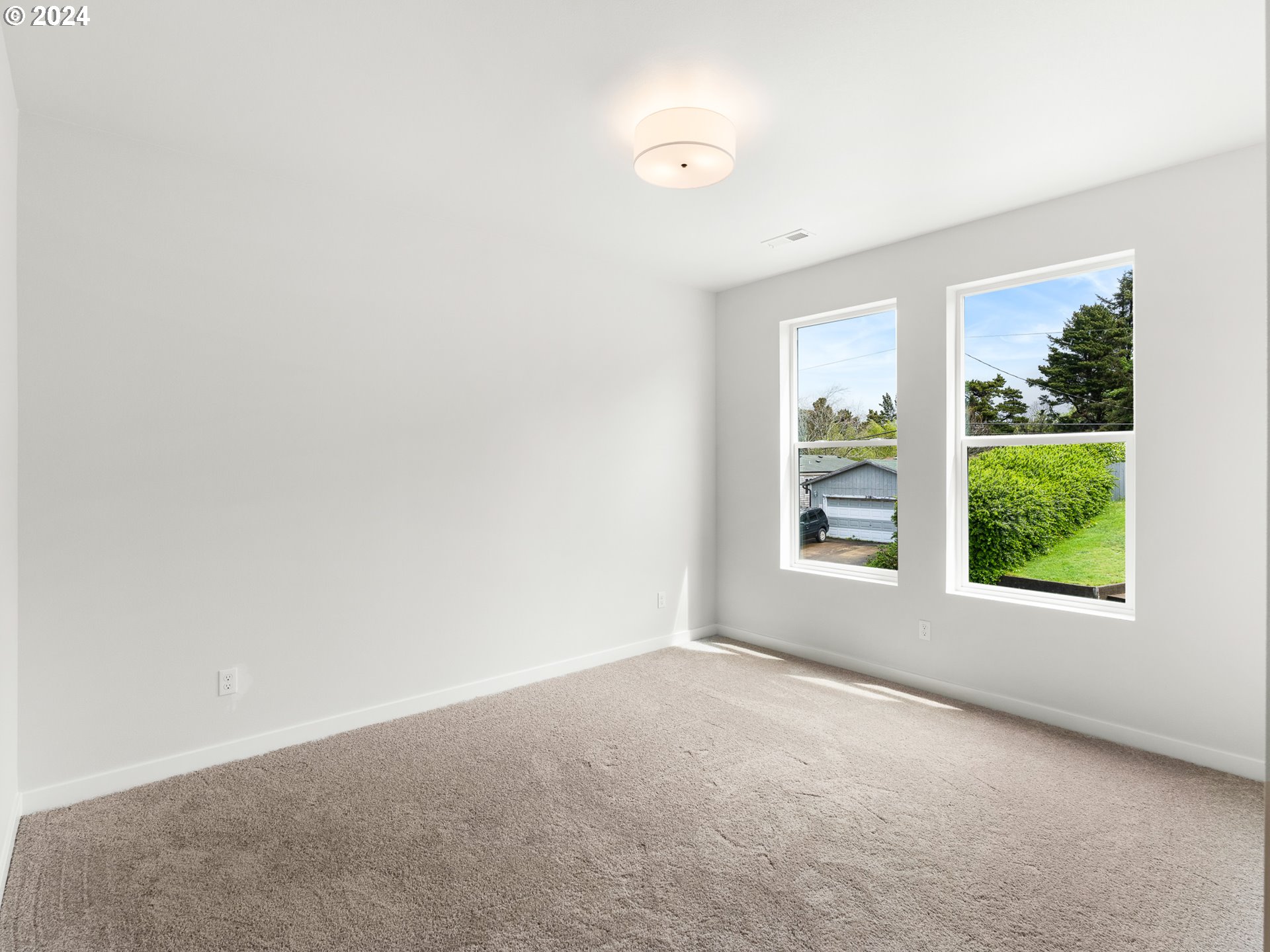 331 SE JETTY AVE, Lincoln City