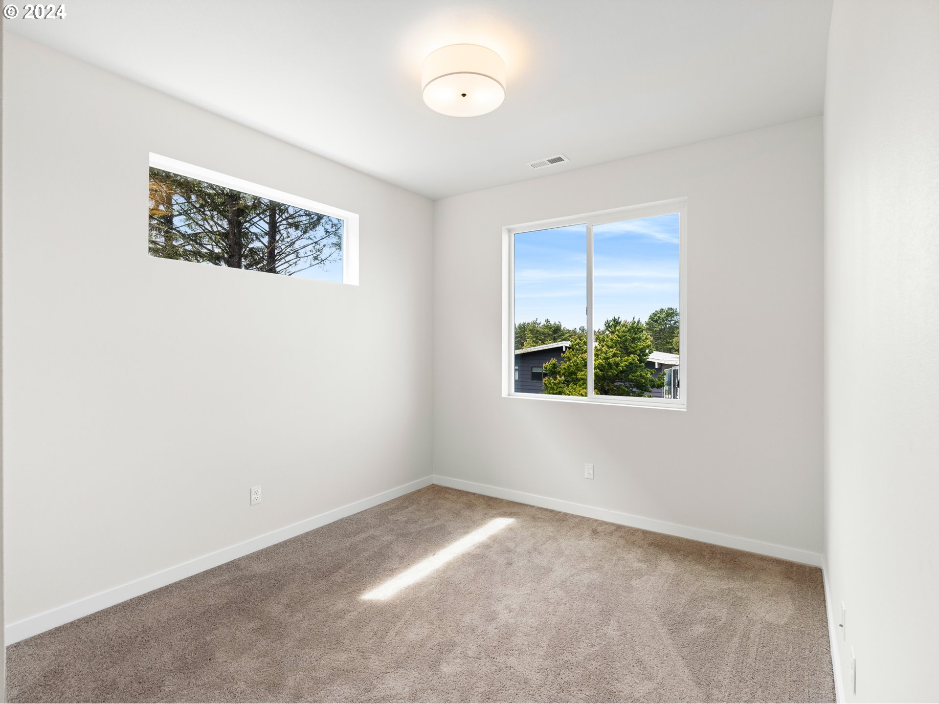 331 SE JETTY AVE, Lincoln City