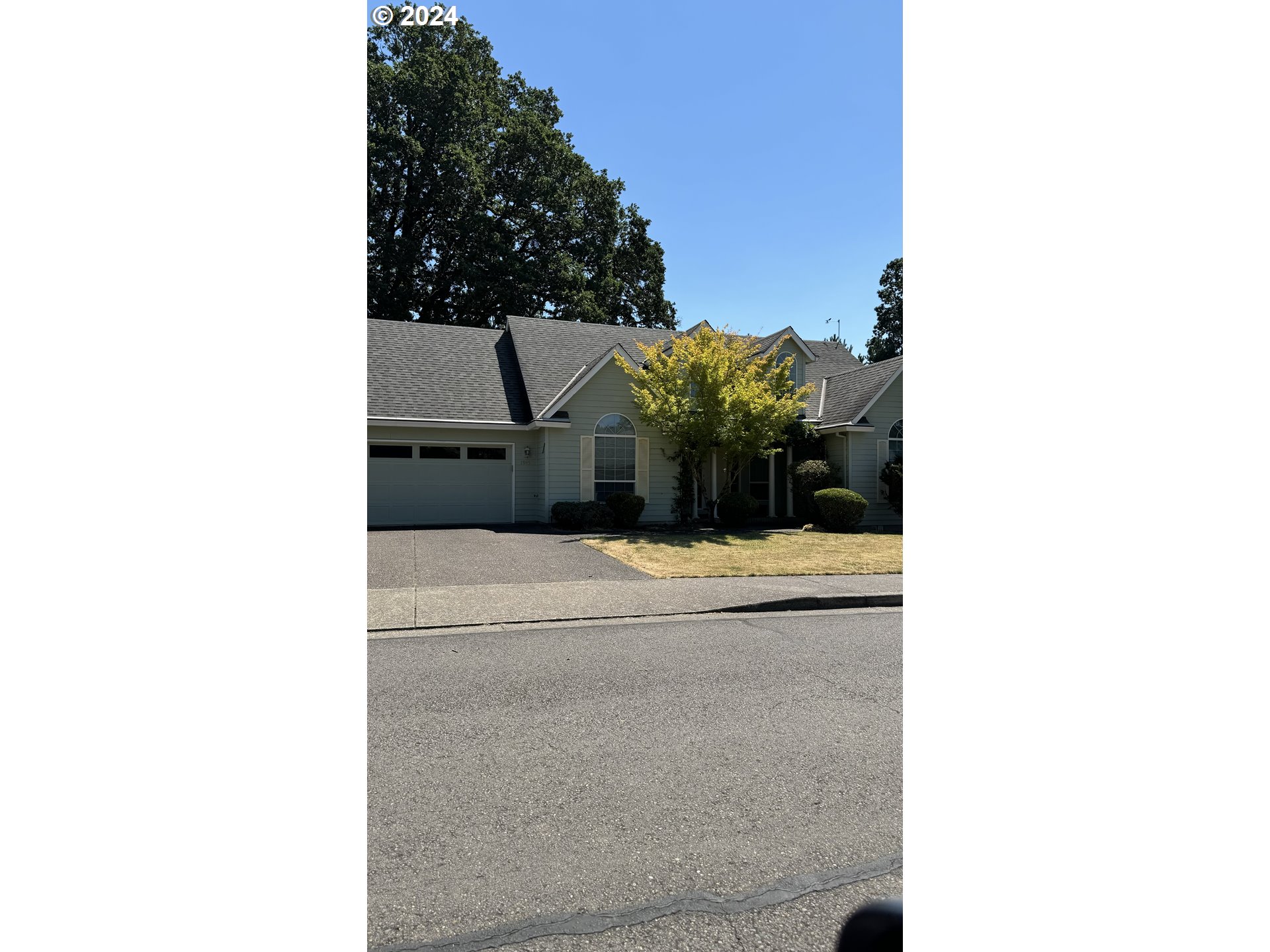 1945 N WESTLAKE LOOP