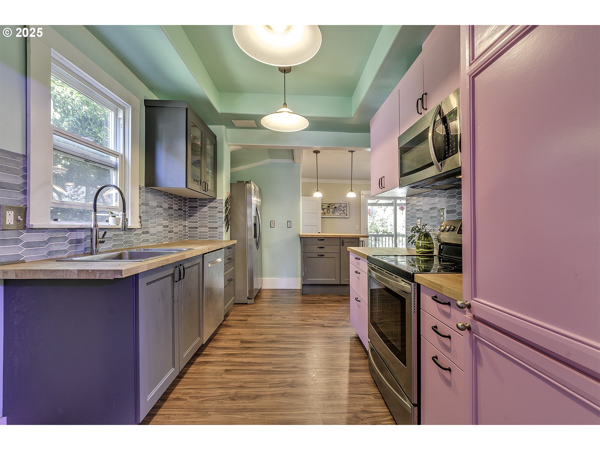 7233 SE MAIN ST, Portland