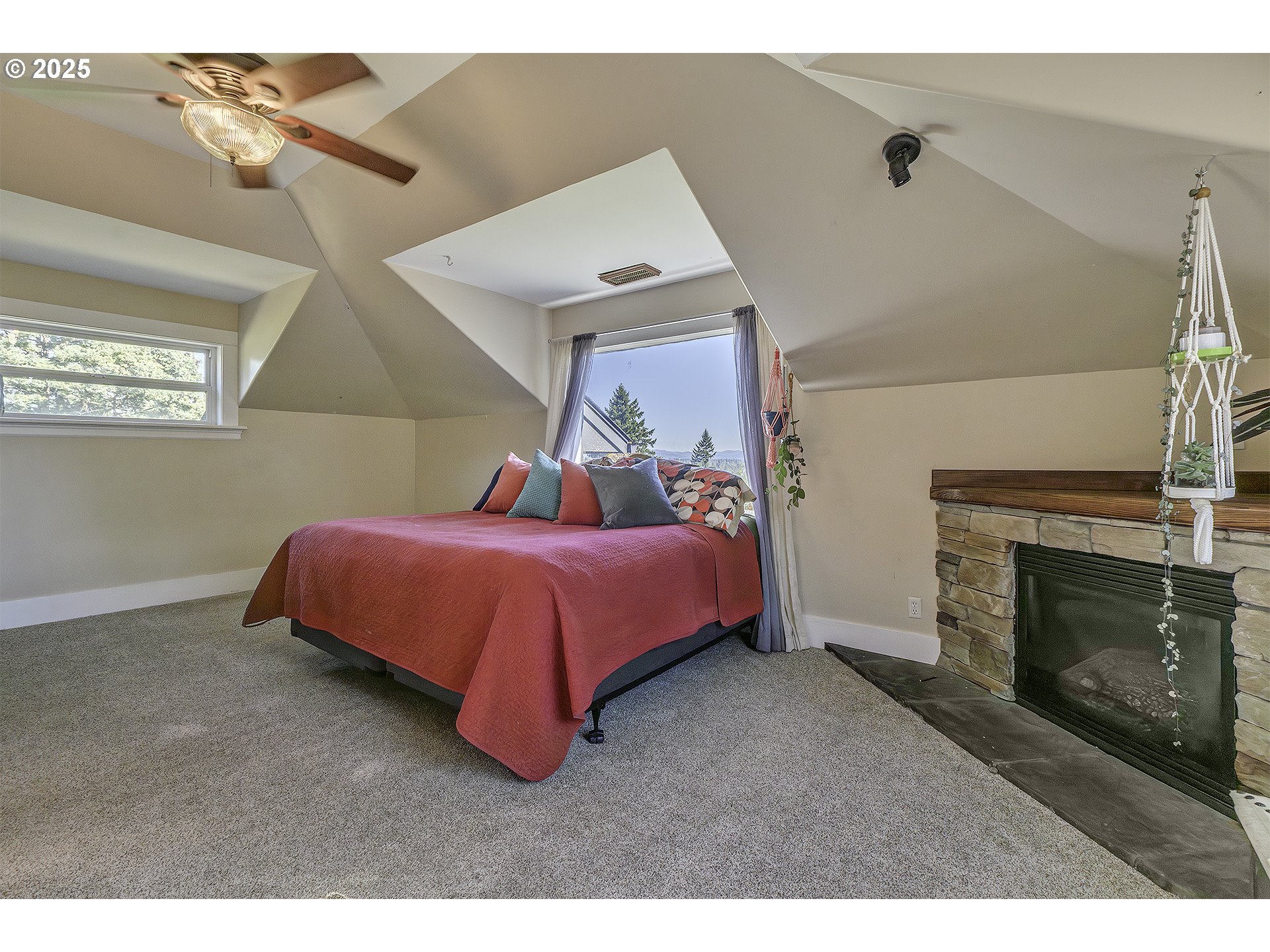 7233 SE MAIN ST, Portland