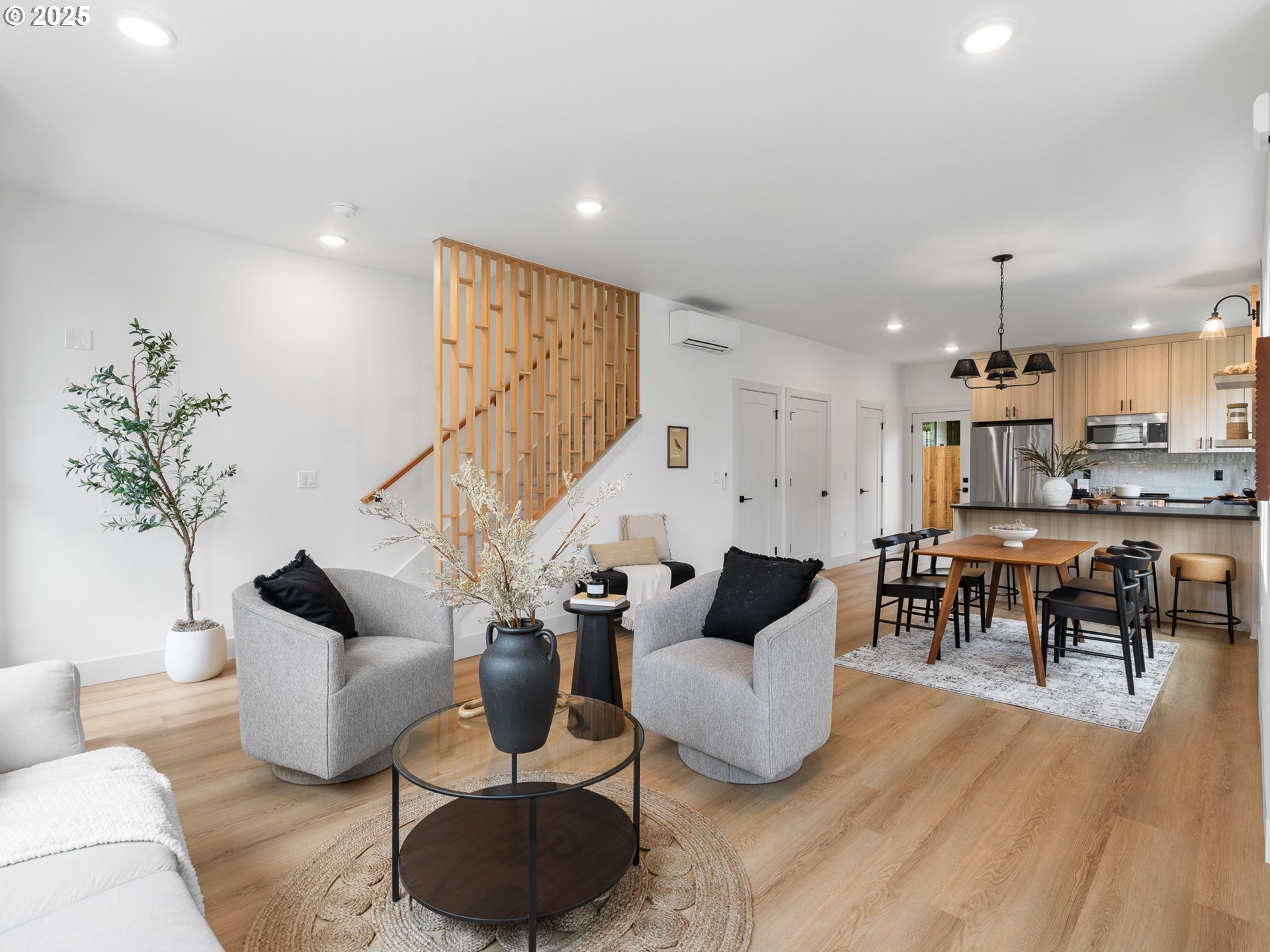 7192 N Portsmouth AVE