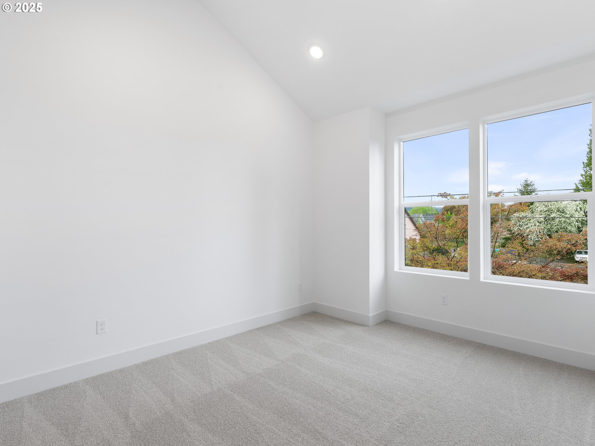 7192 N Portsmouth AVE