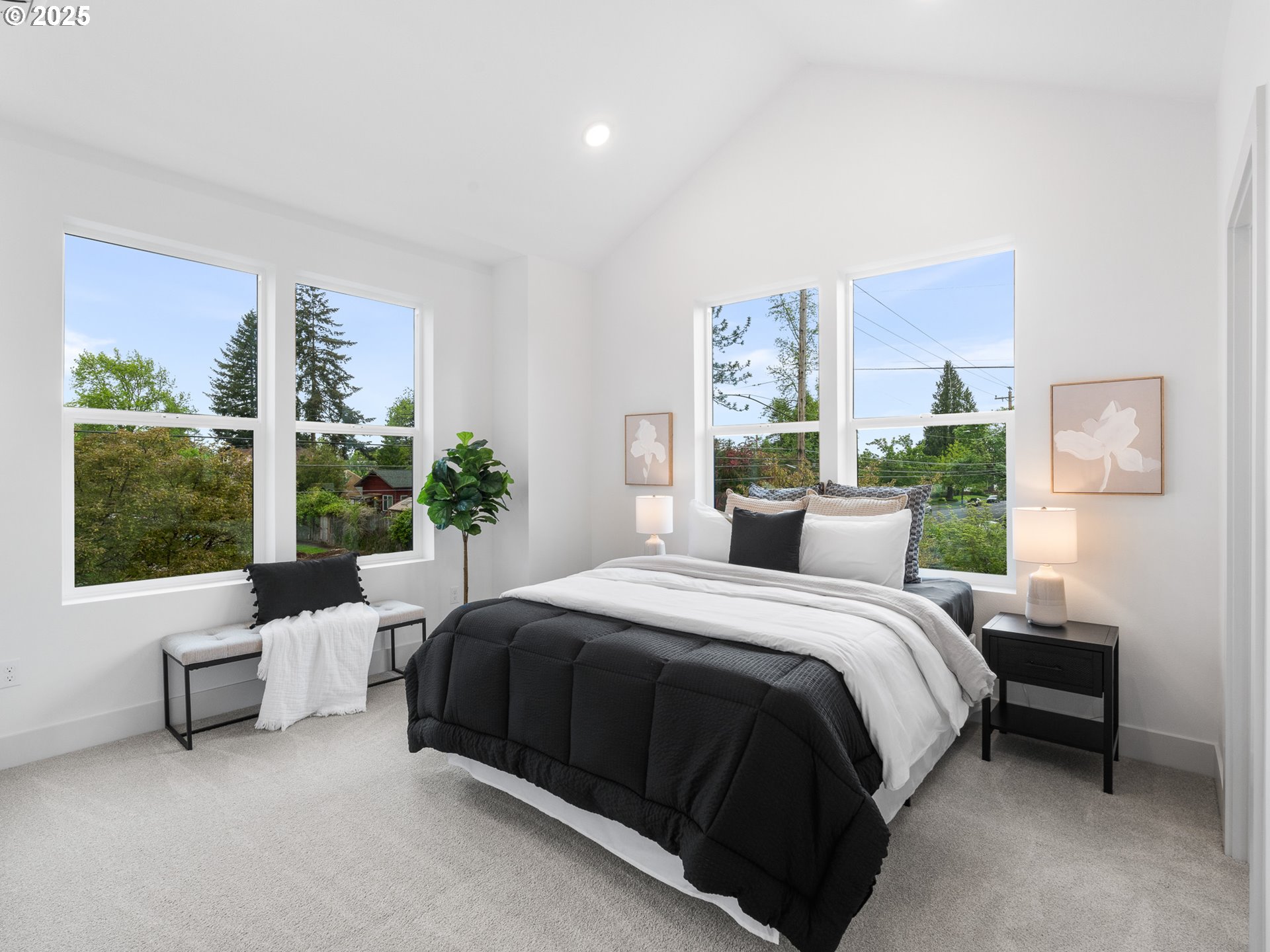 7192 N Portsmouth AVE