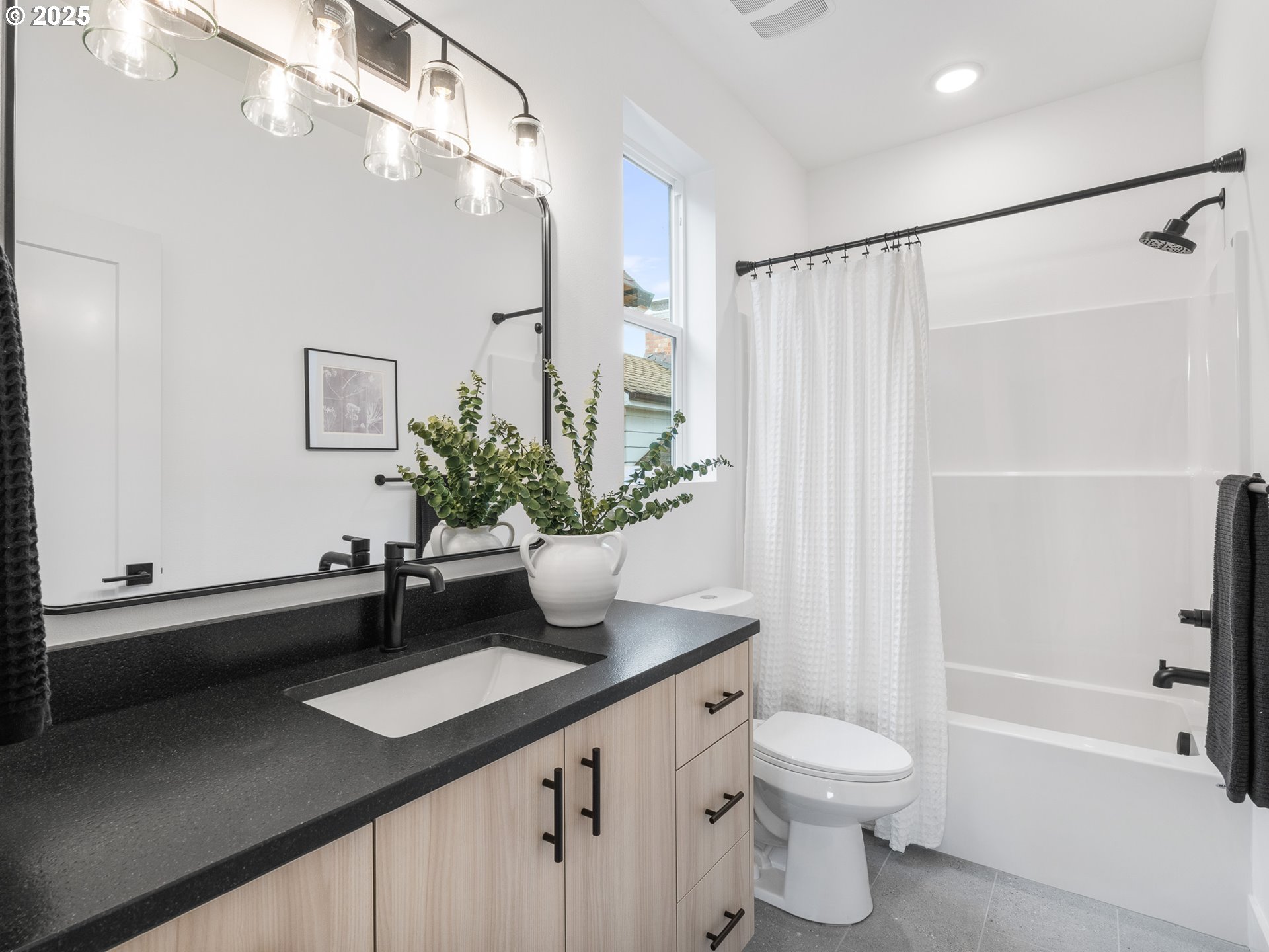 7192 N Portsmouth AVE