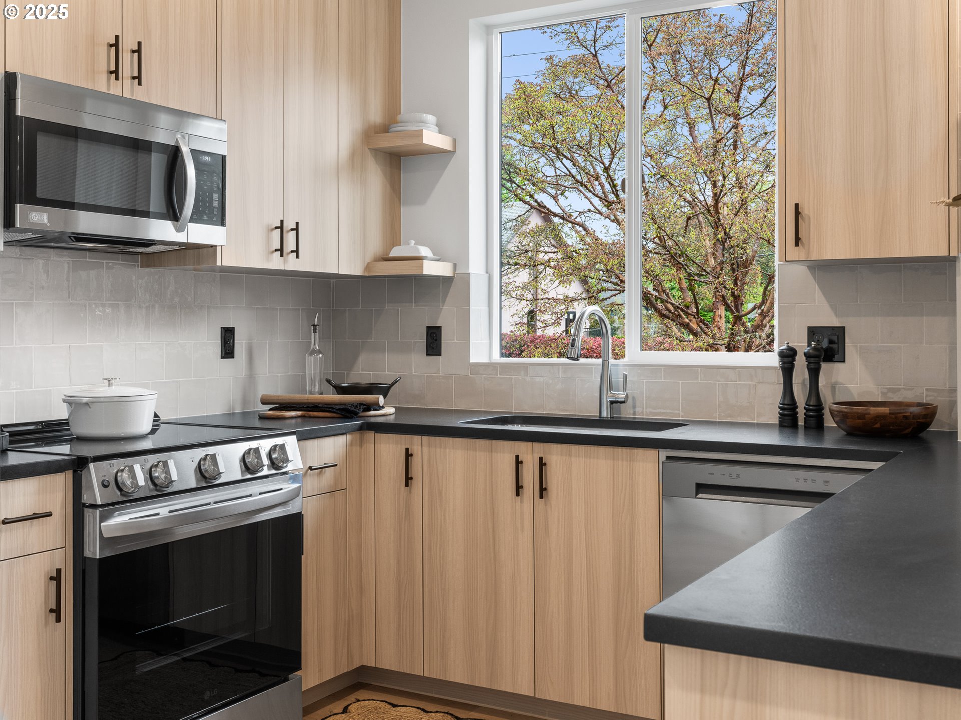 7192 N Portsmouth AVE