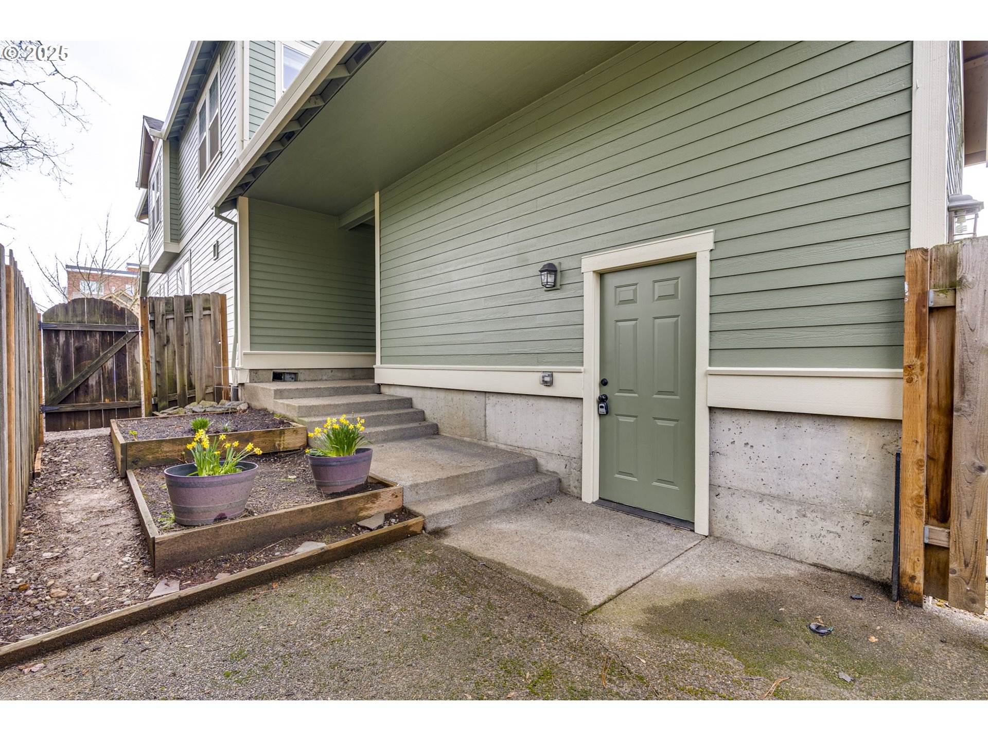 6451 NE GARFIELD AVE