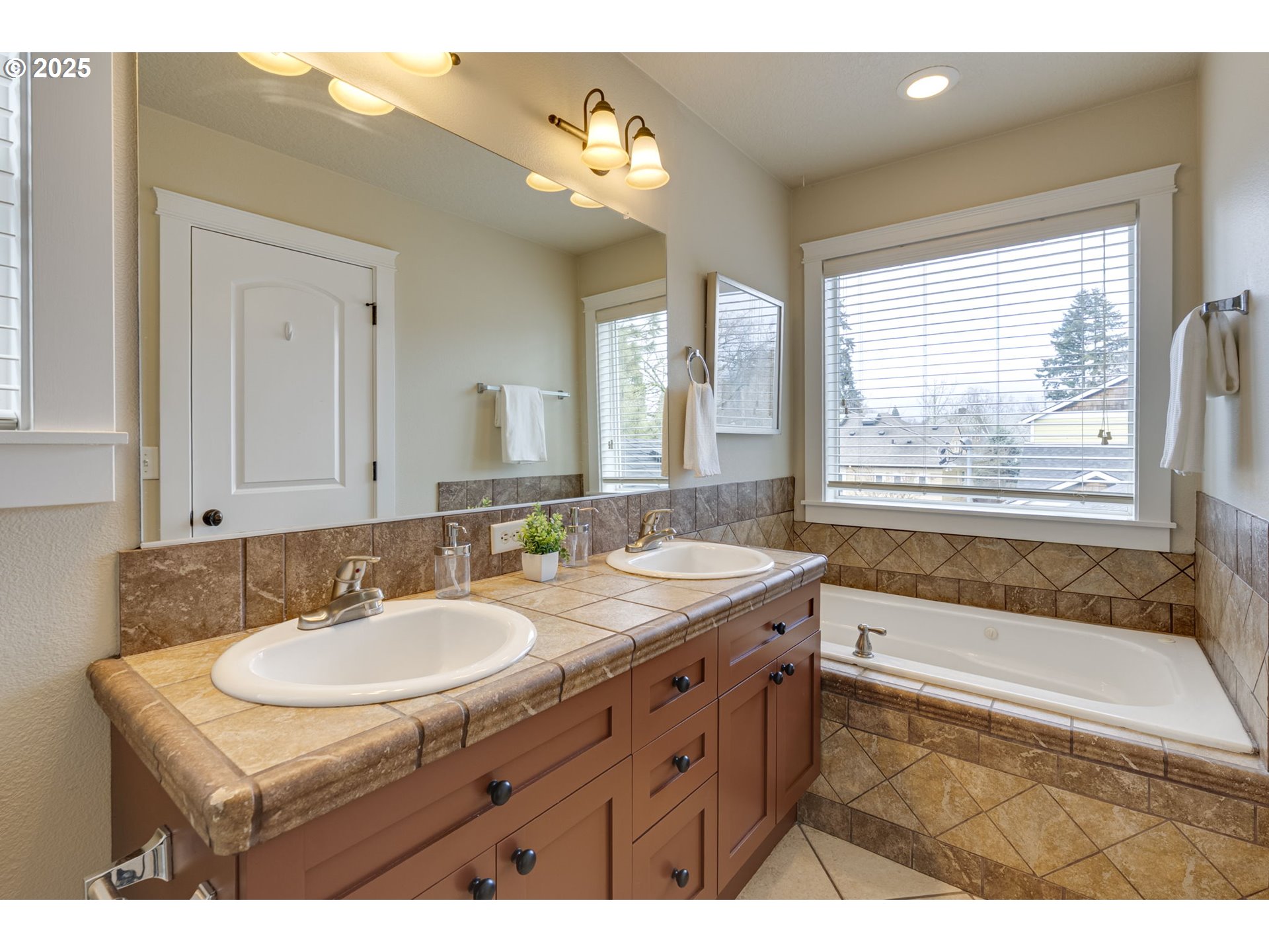 6451 NE GARFIELD AVE