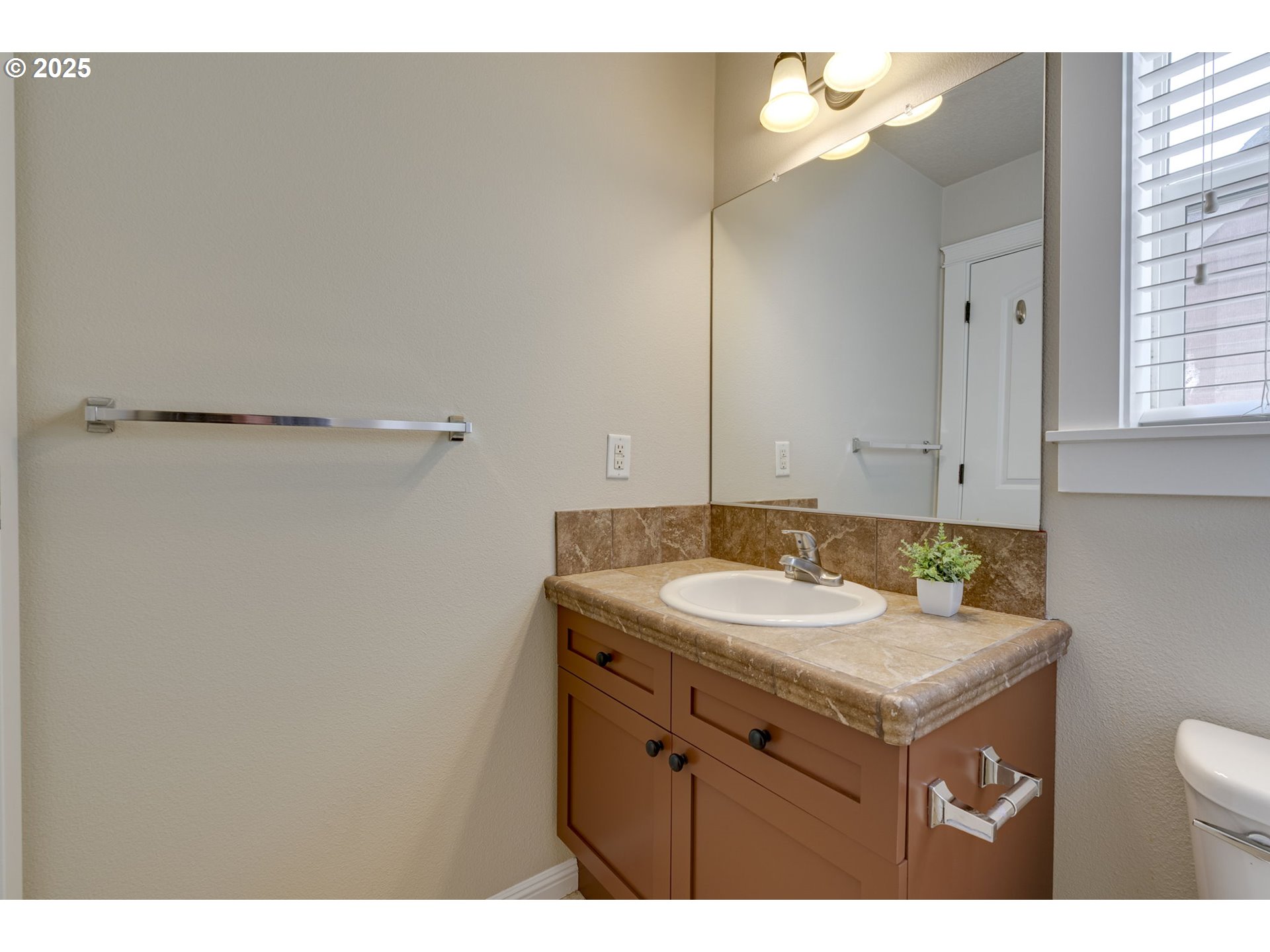 6451 NE GARFIELD AVE