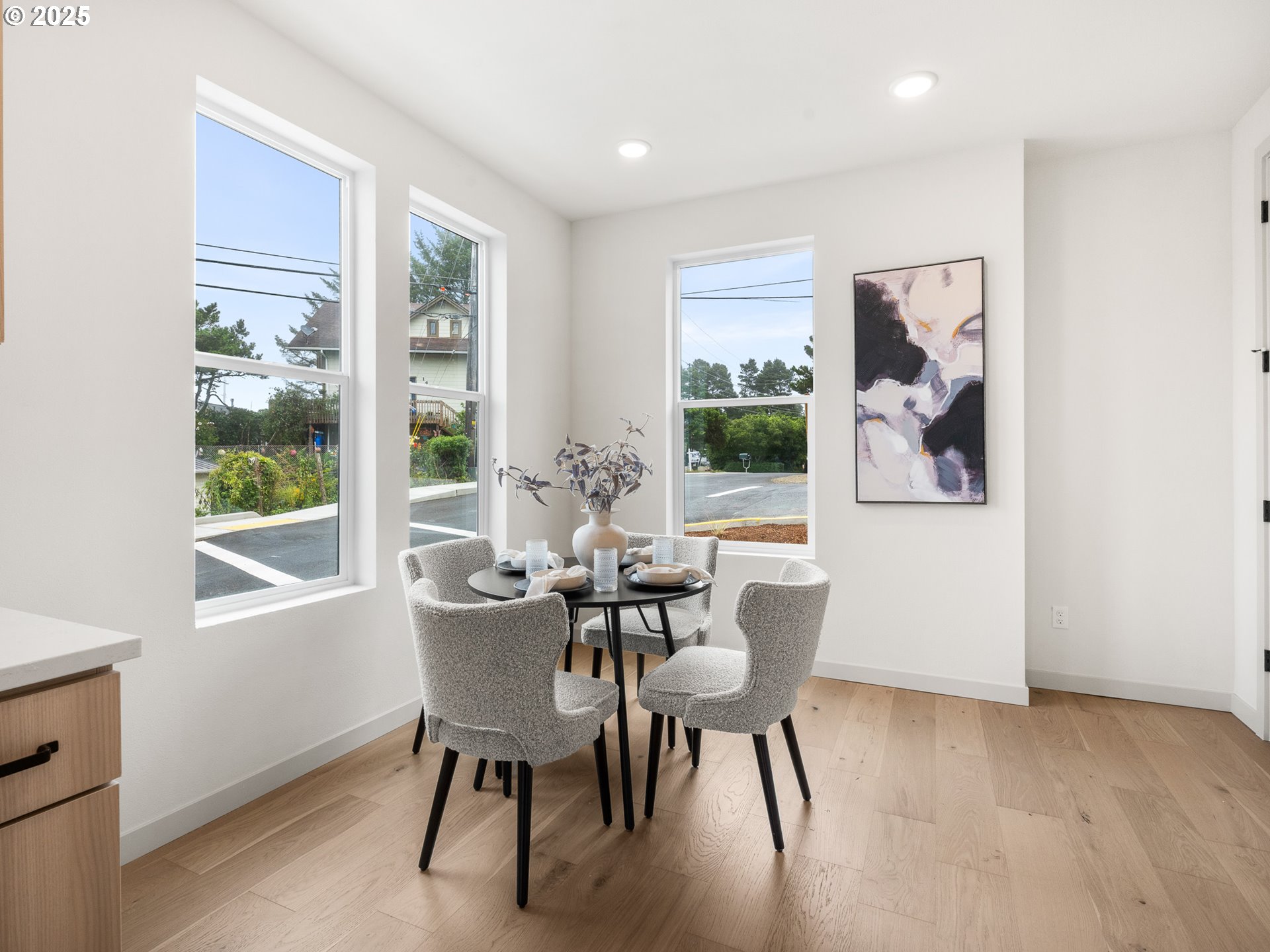 305 SE Jetty AVE A, Lincoln City Unit: A