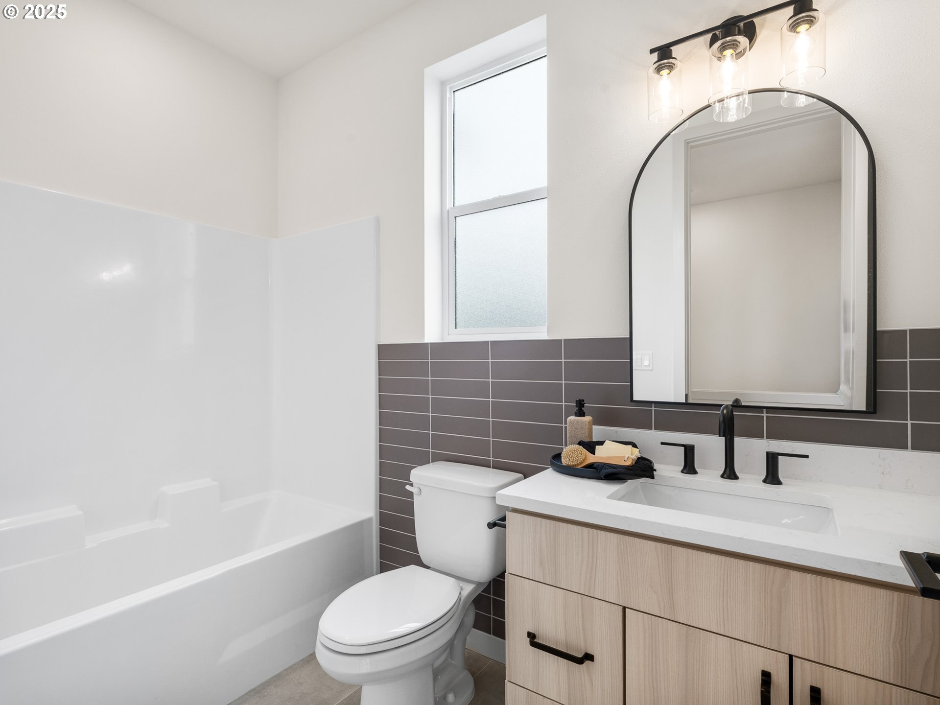 305 SE Jetty AVE A, Lincoln City Unit: A