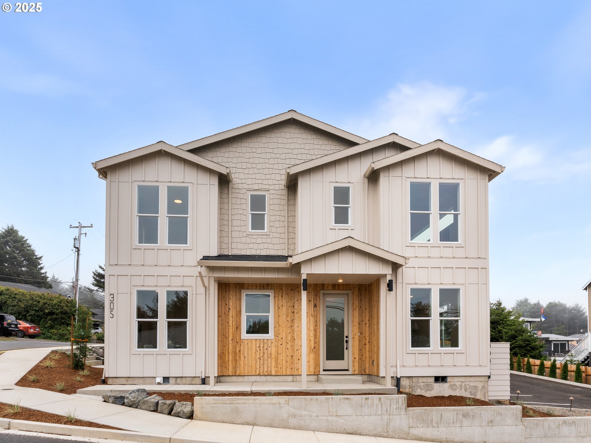 305 SE Jetty AVE A, Lincoln City Unit: A