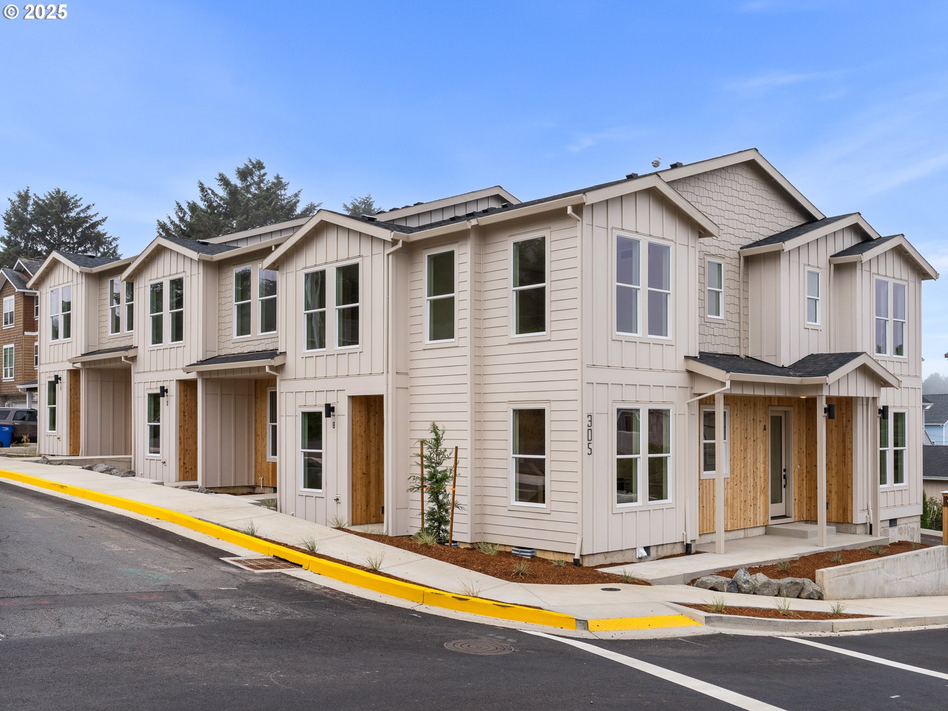 305 SE Jetty AVE A, Lincoln City Unit: A