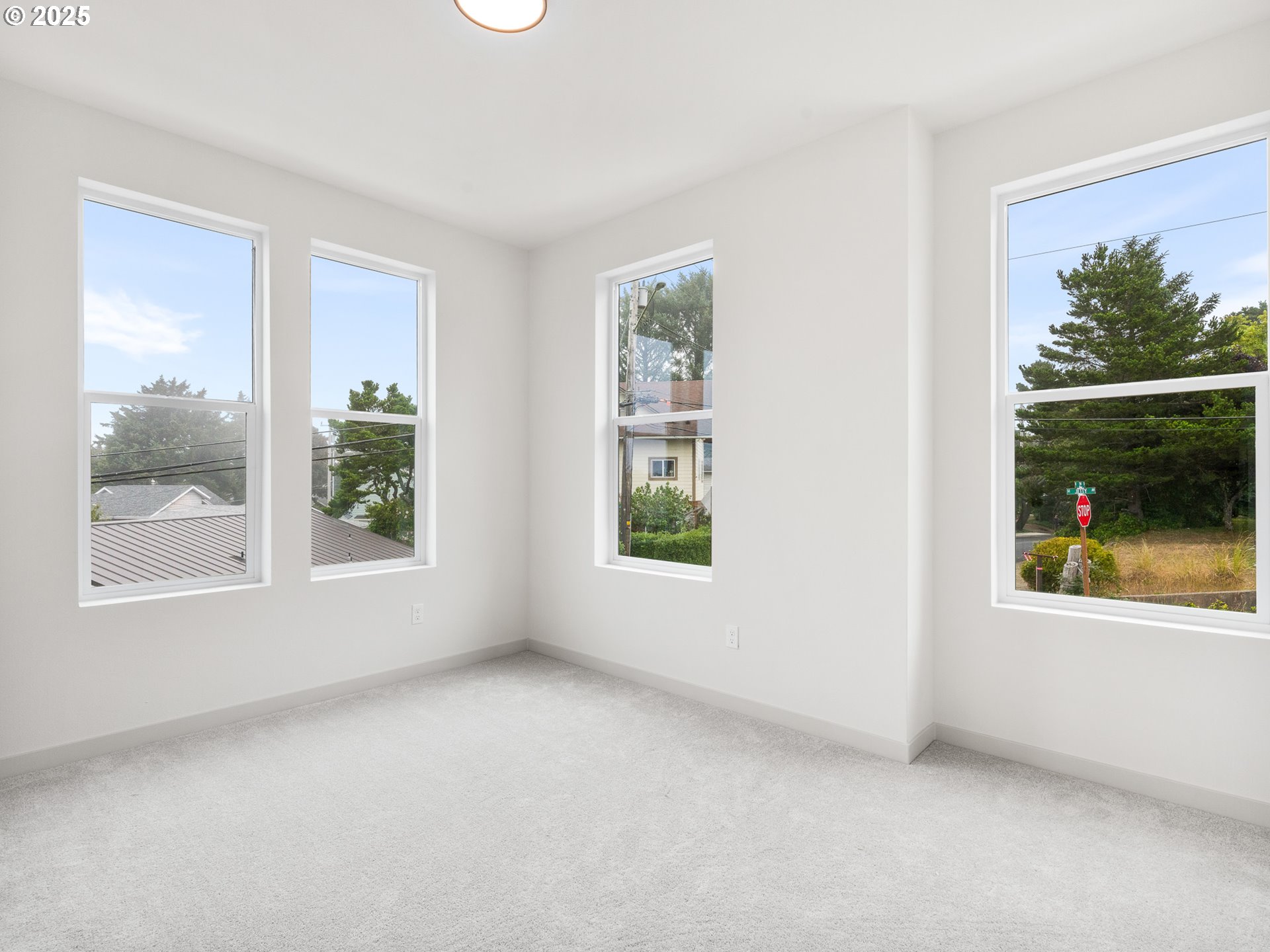 305 SE Jetty AVE A, Lincoln City Unit: A