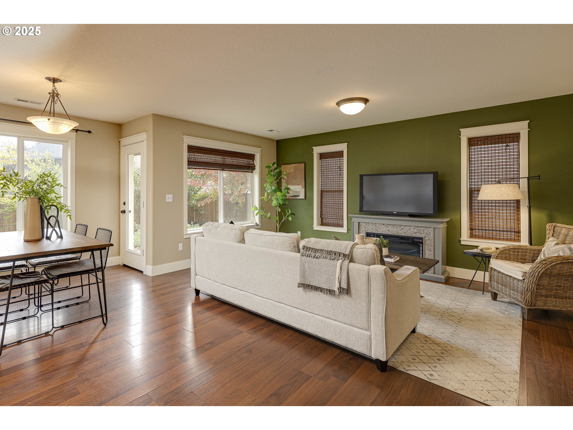 1050 SE MILLRIGHT AVE, McMinnville