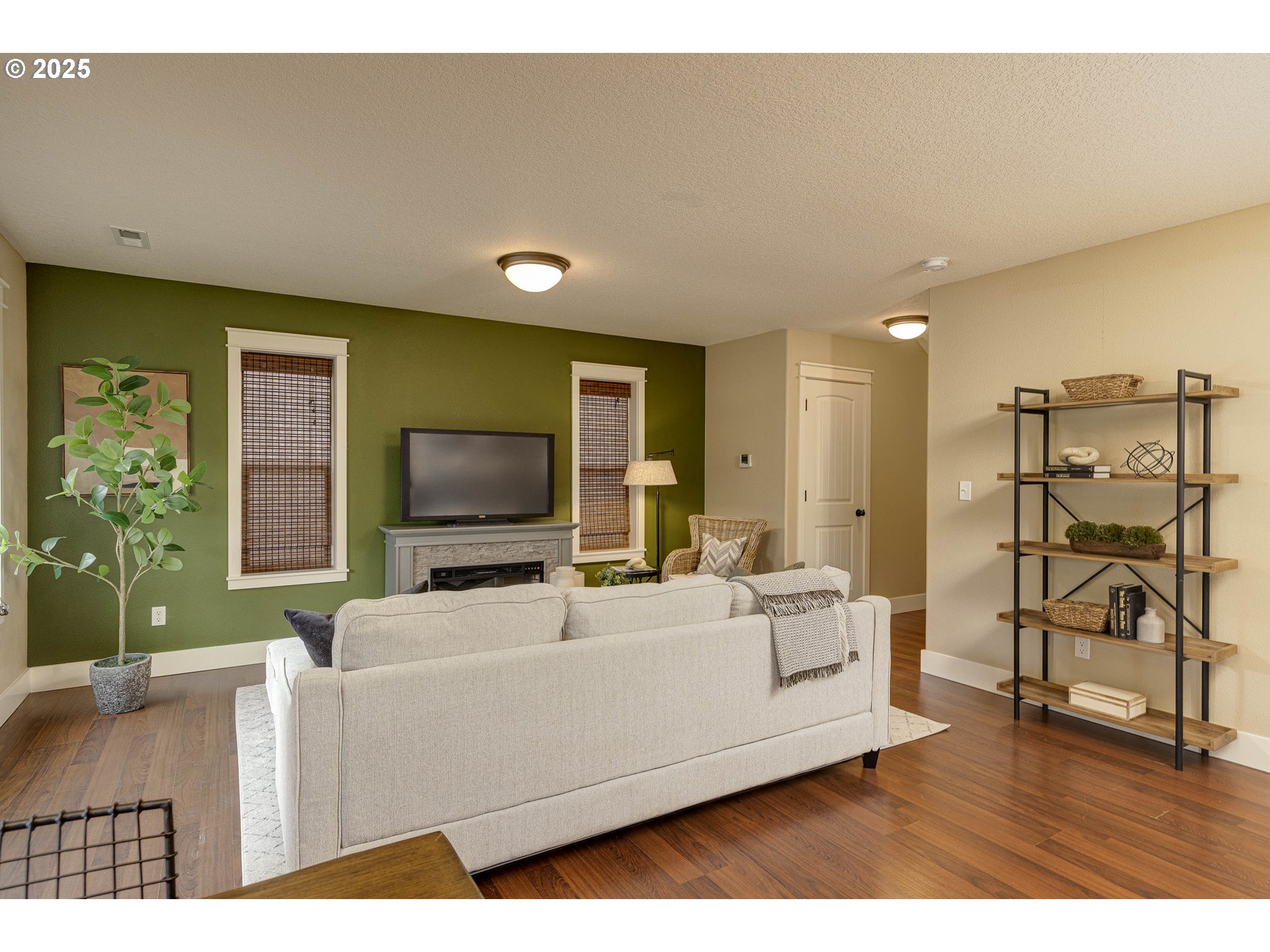 1050 SE MILLRIGHT AVE, McMinnville